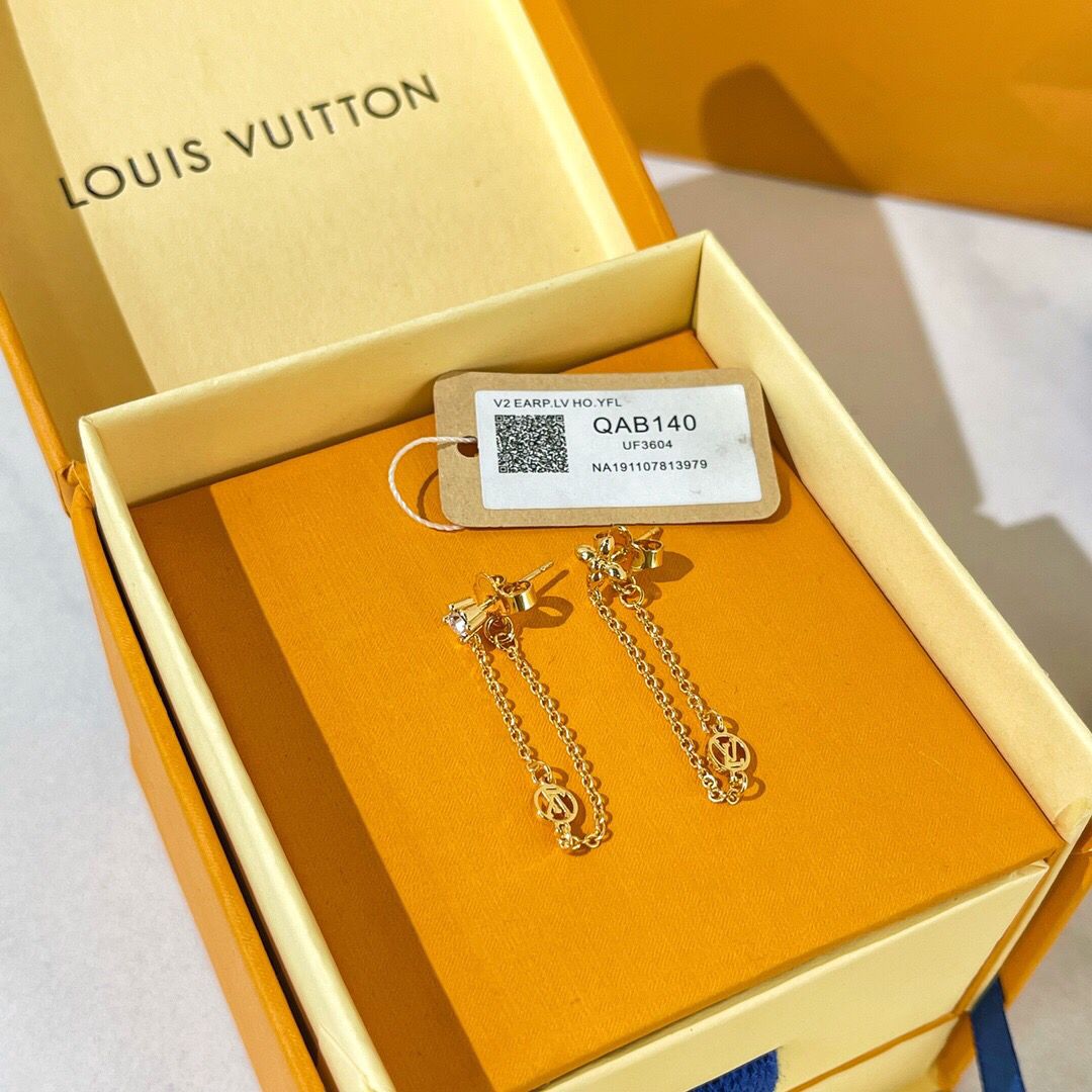 louis-vuitton-petit-louis-earrings-fashion-jewelry-M00390-02 louis vuitton petit louis earrings fashion jewelry M00390 02 1