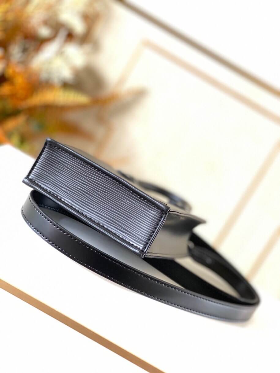 louis-vuitton-petit-sac-plat-epi-leather-wallets-and-small-leather-goods-M69441-05 louis vuitton petit sac plat epi leather wallets and small leather goods M69441 05