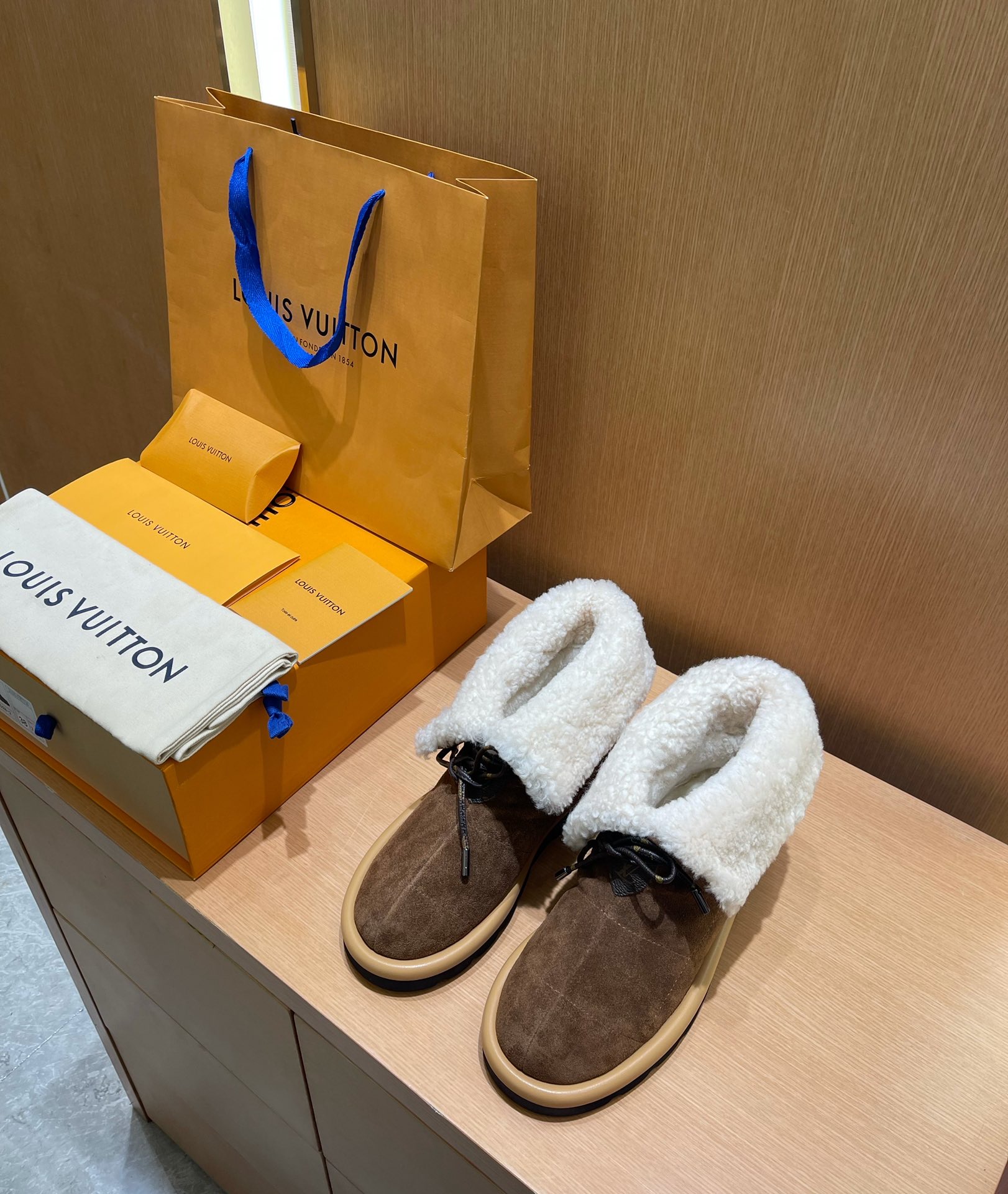 louis-vuitton-pillow-comfort-ankle-boot-shoes-1A94W2-01 louis vuitton pillow comfort ankle boot shoes 1A94W2 01