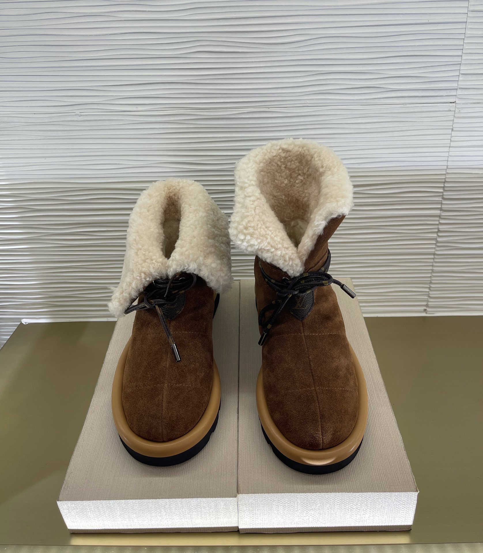 louis-vuitton-pillow-comfort-ankle-boot-shoes-1A94W2-02 louis vuitton pillow comfort ankle boot shoes 1A94W2 02