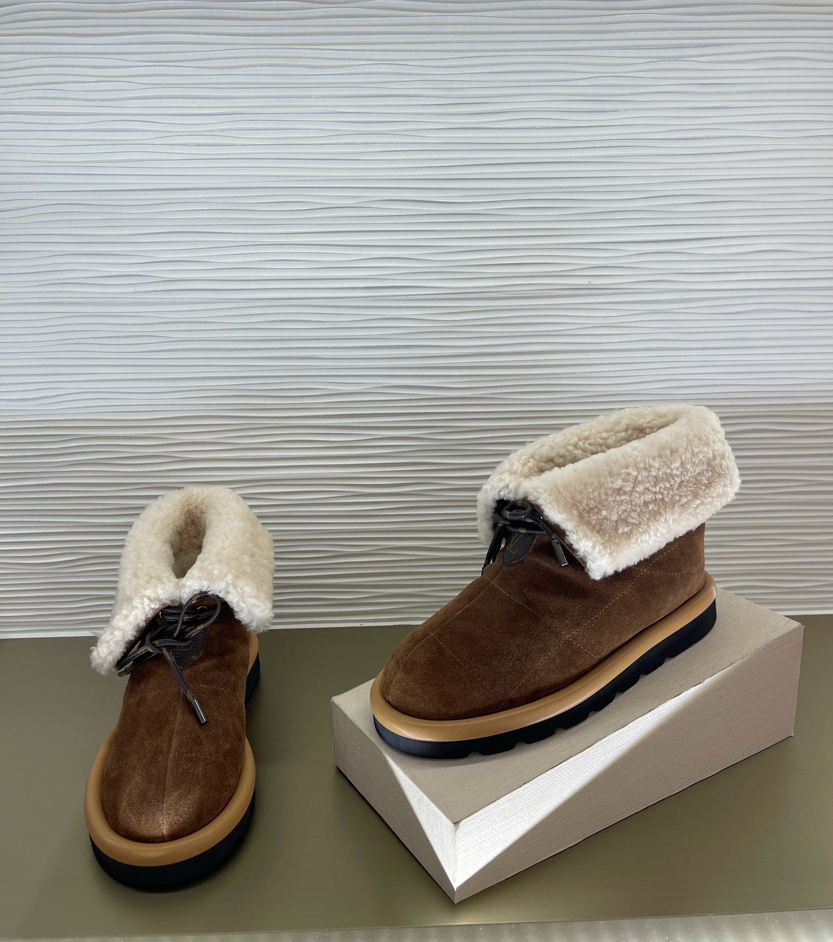 louis-vuitton-pillow-comfort-ankle-boot-shoes-1A94W2-05 louis vuitton pillow comfort ankle boot shoes 1A94W2 05