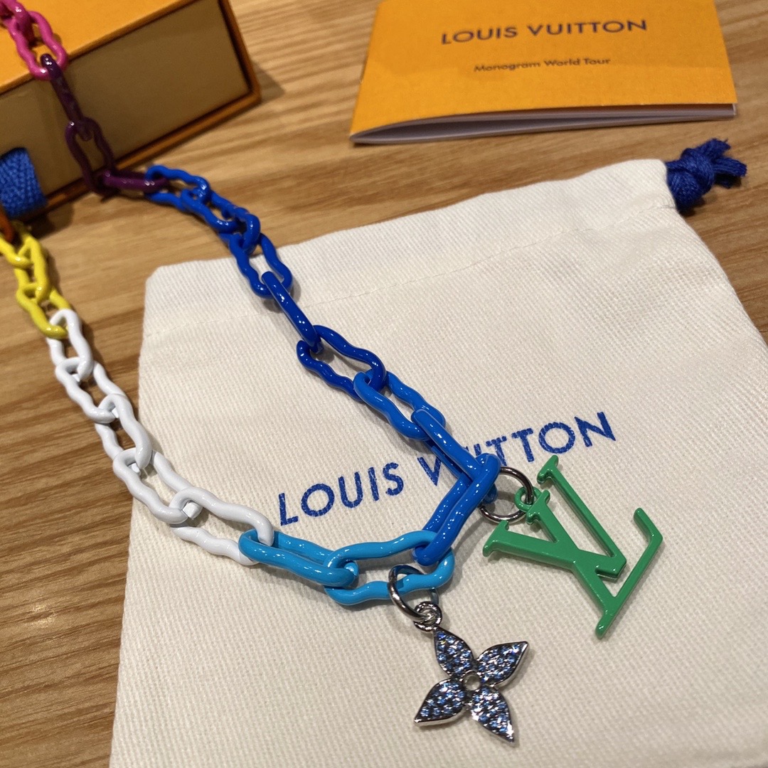 louis-vuitton-rainbow-charms-necklace-fashion-jewellery-M00275-03 louis vuitton rainbow charms necklace fashion jewellery M00275 03