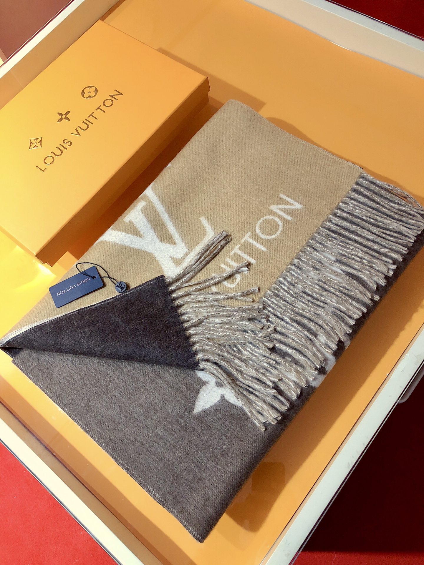 louis-vuitton-reykjavik-gradient-scarf-scarves-and-shawls-M73675-01 louis vuitton reykjavik gradient scarf scarves and shawls M73675 01