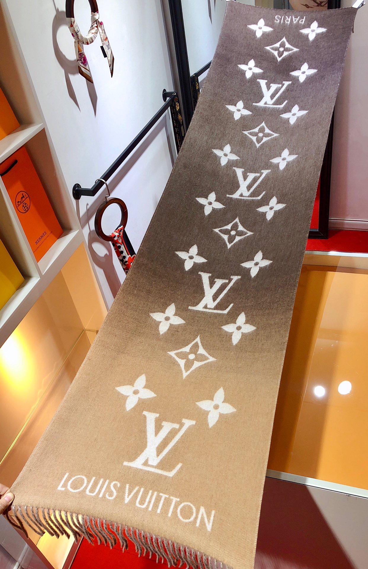 louis-vuitton-reykjavik-gradient-scarf-scarves-and-shawls-M73675-02 louis vuitton reykjavik gradient scarf scarves and shawls M73675 02