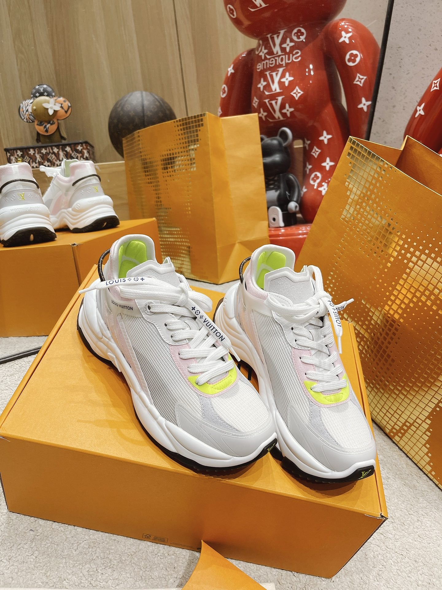 louis-vuitton-run-55-sneaker-shoes-1A9H67-04 louis vuitton run 55 sneaker shoes 1A9H67 04