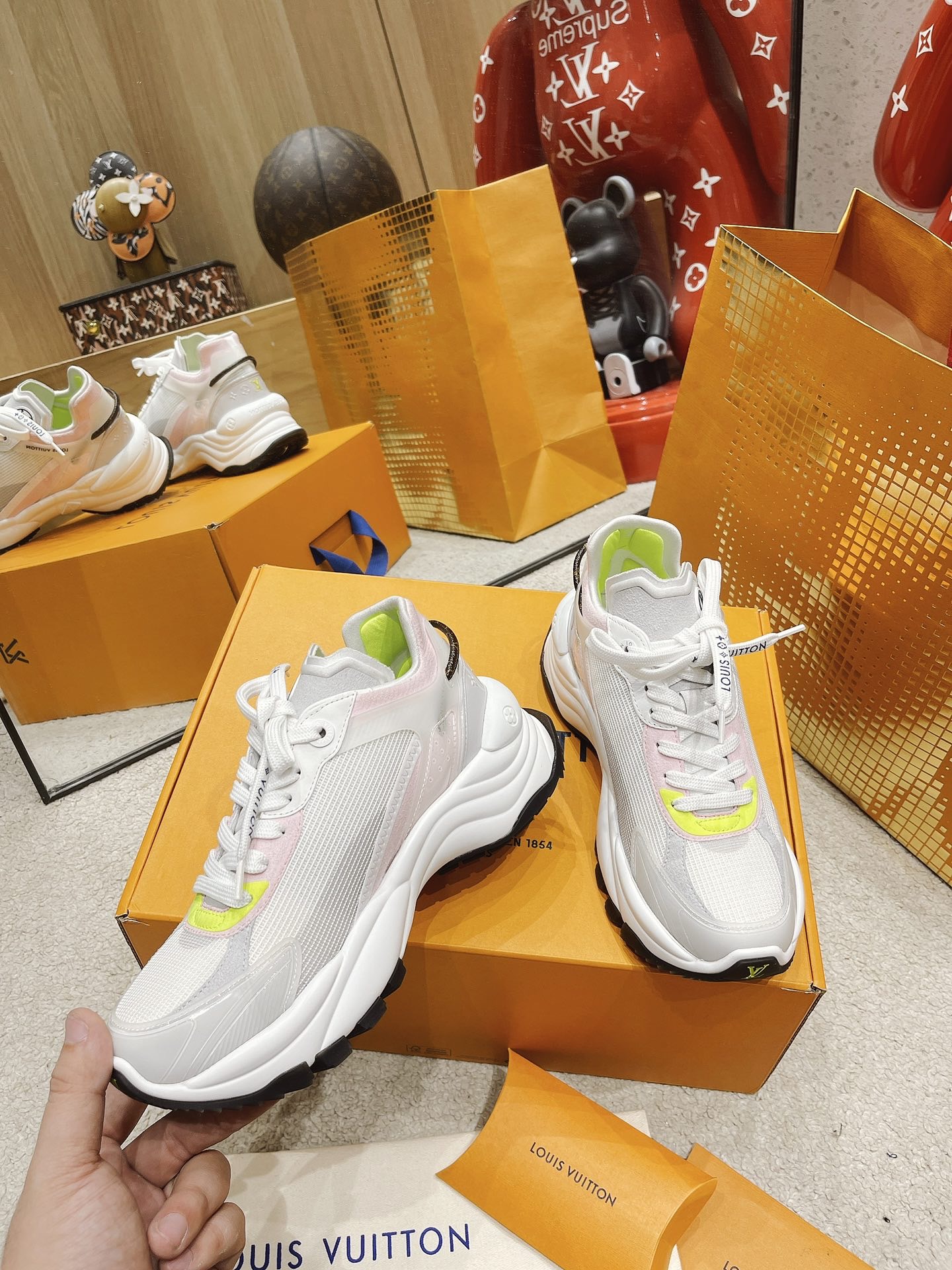 louis-vuitton-run-55-sneaker-shoes-1A9H67-05 louis vuitton run 55 sneaker shoes 1A9H67 05