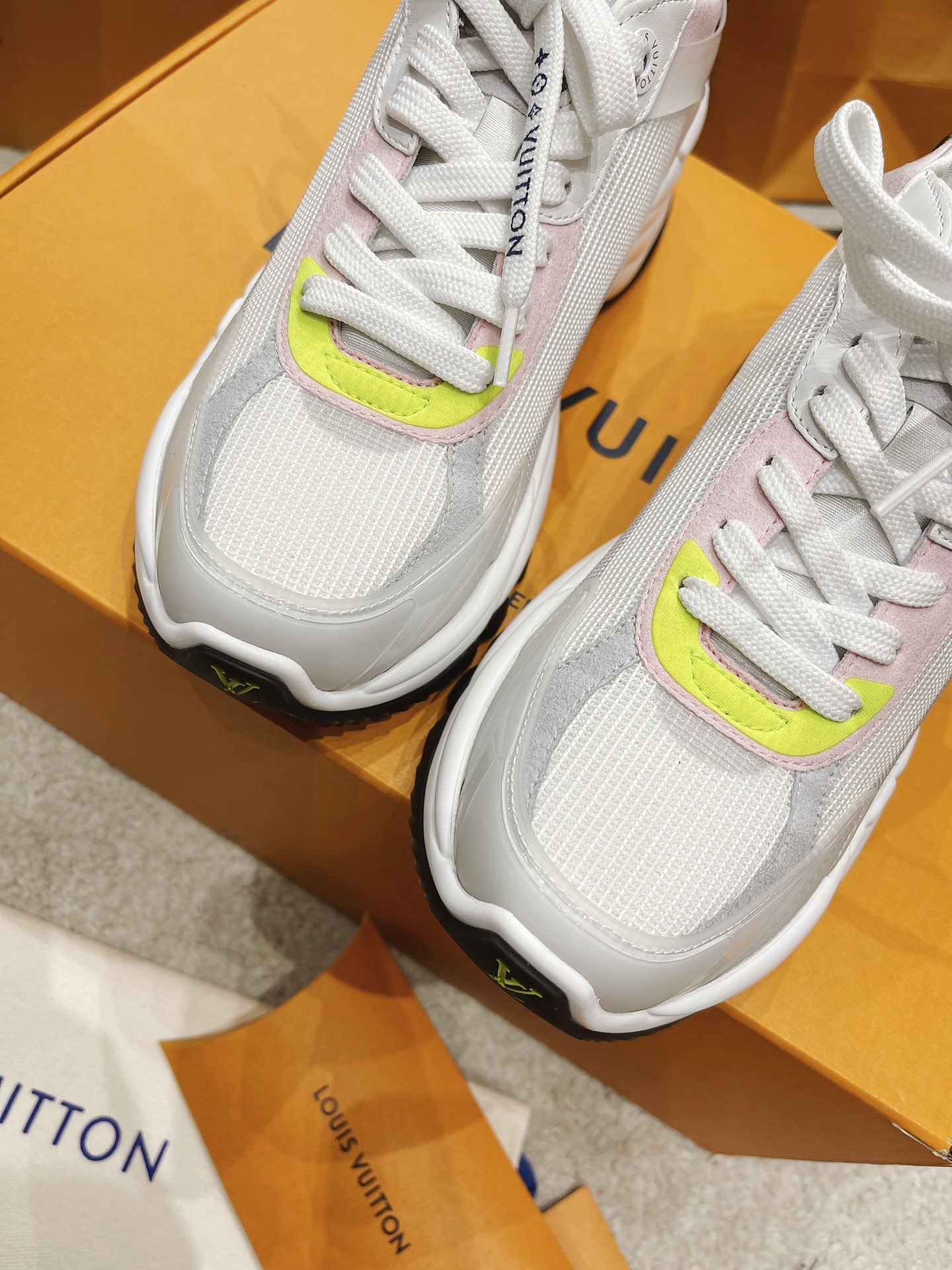 louis-vuitton-run-55-sneaker-shoes-1A9H67-06 louis vuitton run 55 sneaker shoes 1A9H67 06