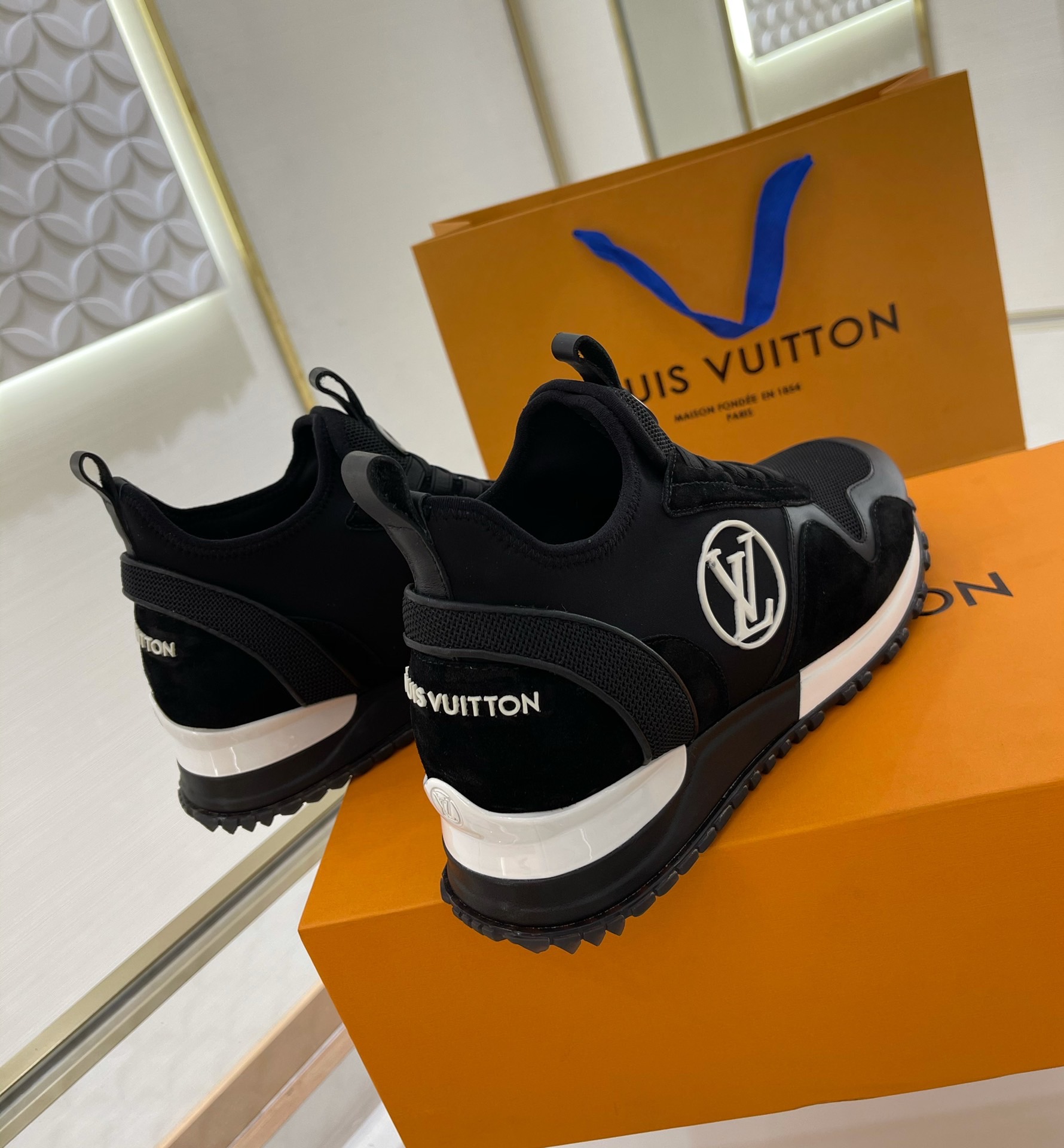 louis-vuitton-run-away-trainers-shoes-1A9ER7-012 louis vuitton run away trainers shoes 1A9ER7 012