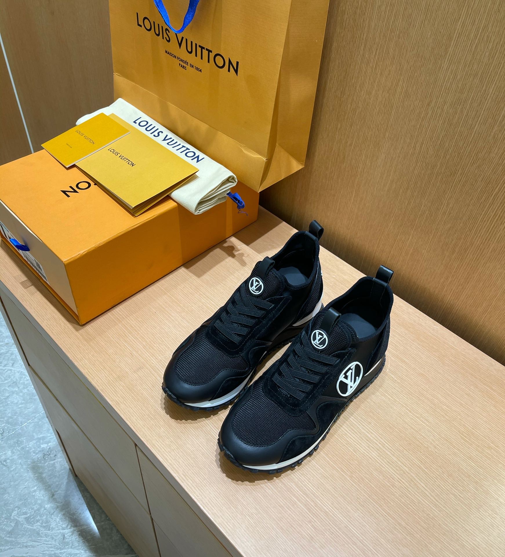 louis-vuitton-run-away-trainers-shoes-1A9ER7-09 louis vuitton run away trainers shoes 1A9ER7 09