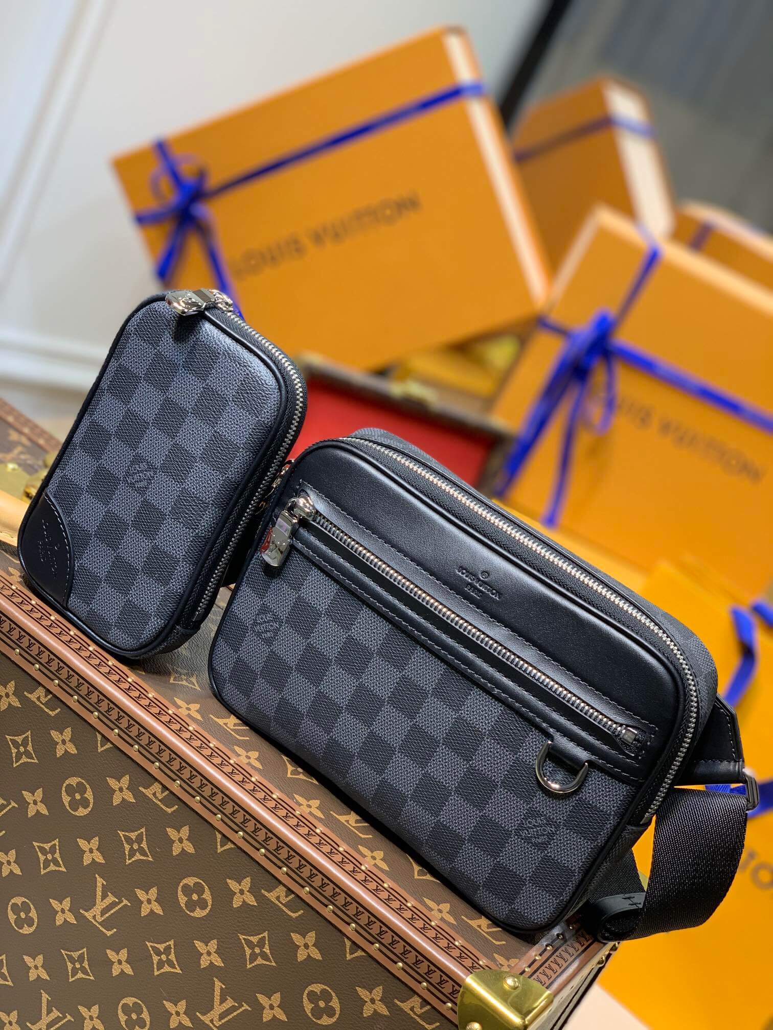 louis-vuitton-scott-messenger-damier-graphite-bags-N50018-01 louis vuitton scott messenger damier graphite bags N50018 01