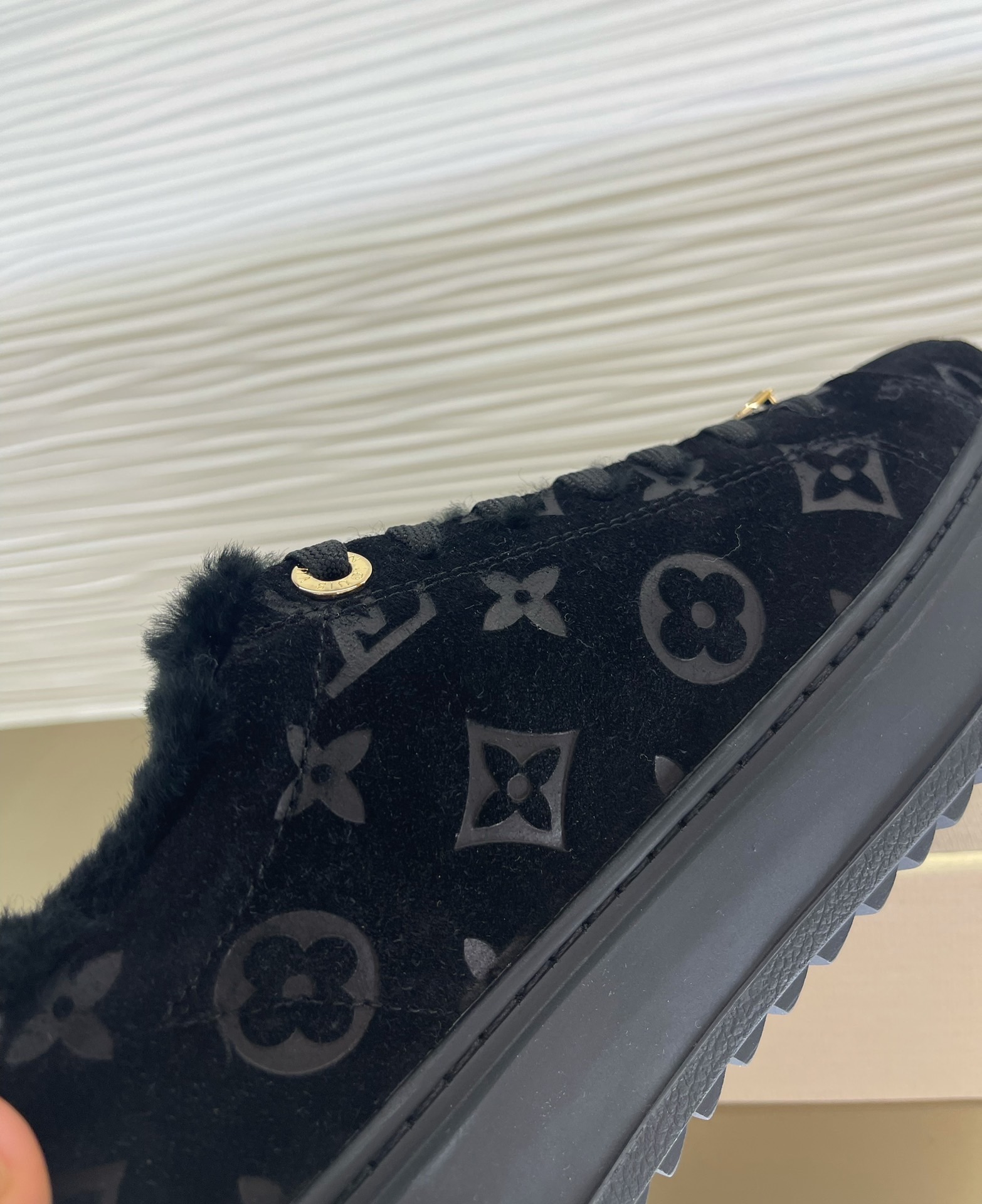 louis-vuitton-time-out-sneaker-shoes-1A95KP-05 louis vuitton time out sneaker shoes 1A95KP 05