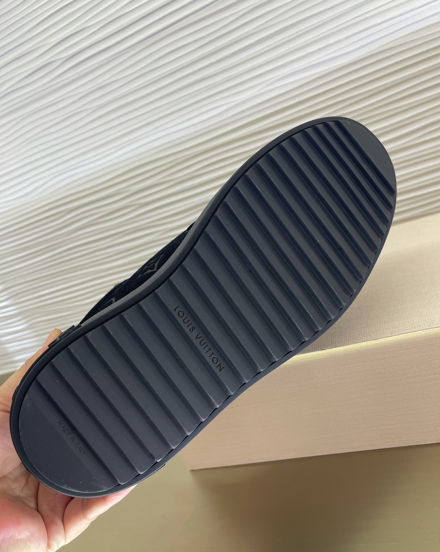 louis-vuitton-time-out-sneaker-shoes-1A95KP-07 louis vuitton time out sneaker shoes 1A95KP 07