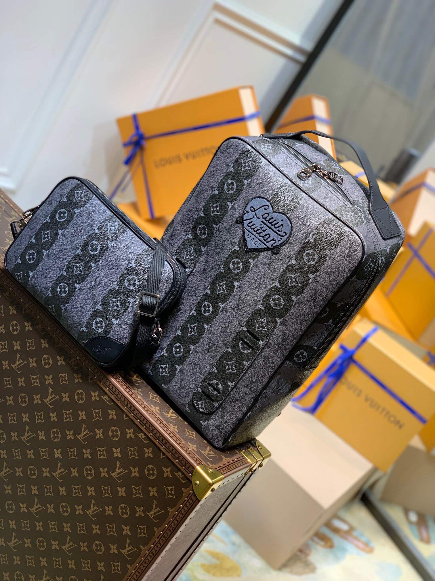 louis-vuitton-utilitary-backpack-monogram-other-bags-M45962-02 louis vuitton utilitary backpack monogram other bags M45962 02