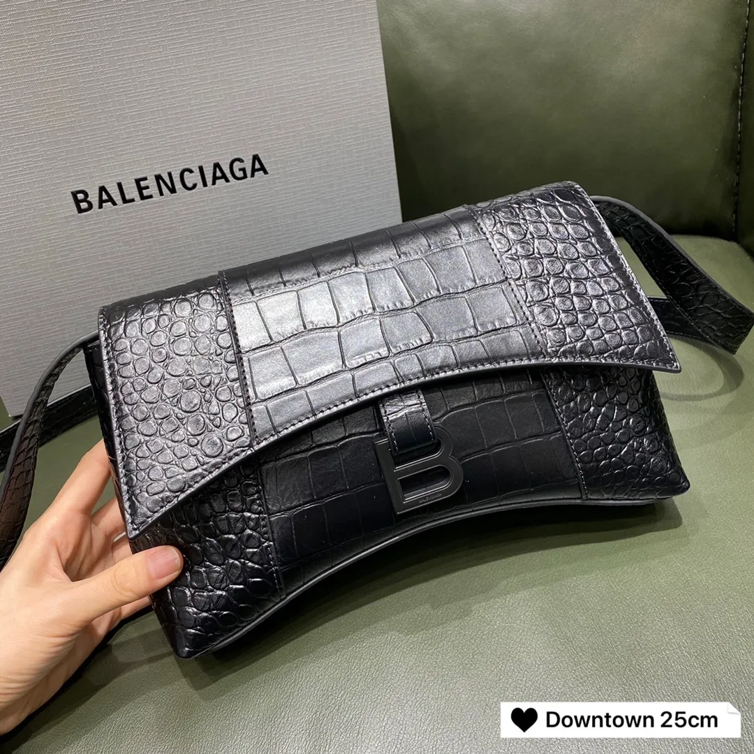 BALENCIAGA-WOMEN'S-DOWNTOWN-XS-SHOULDER-BAG-IN-BLACK-67135523E871000_1 BALENCIAGA WOMENS DOWNTOWN XS SHOULDER BAG IN BLACK 67135523E871000 1
