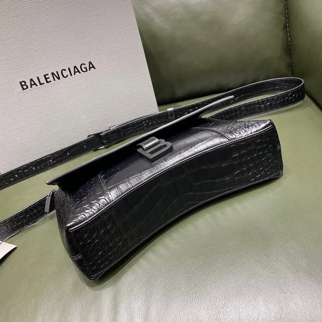 BALENCIAGA-WOMEN'S-DOWNTOWN-XS-SHOULDER-BAG-IN-BLACK-67135523E871000_5 BALENCIAGA WOMENS DOWNTOWN XS SHOULDER BAG IN BLACK 67135523E871000 5
