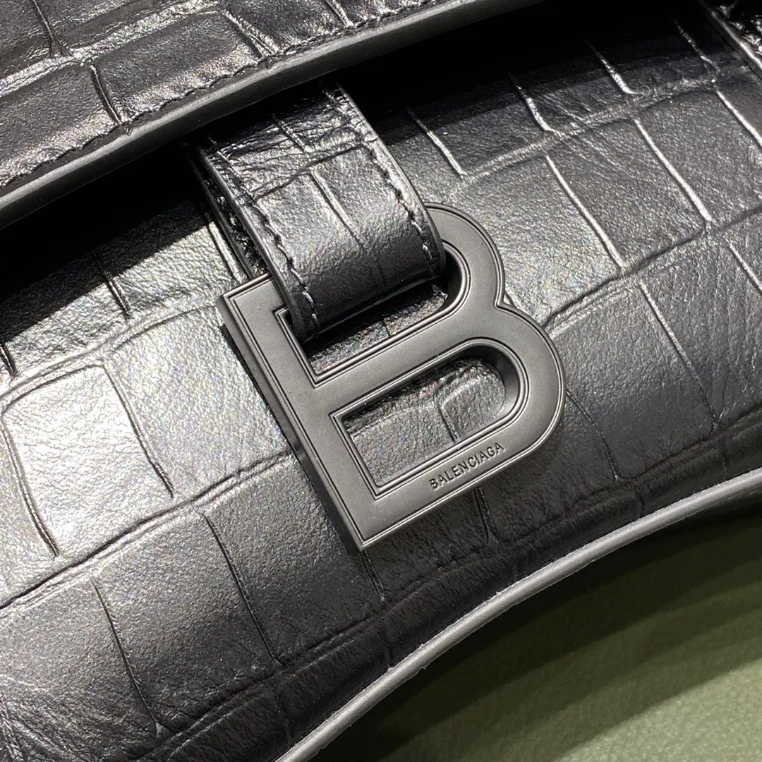 BALENCIAGA-WOMEN'S-DOWNTOWN-XS-SHOULDER-BAG-IN-BLACK-67135523E871000_6 BALENCIAGA WOMENS DOWNTOWN XS SHOULDER BAG IN BLACK 67135523E871000 6