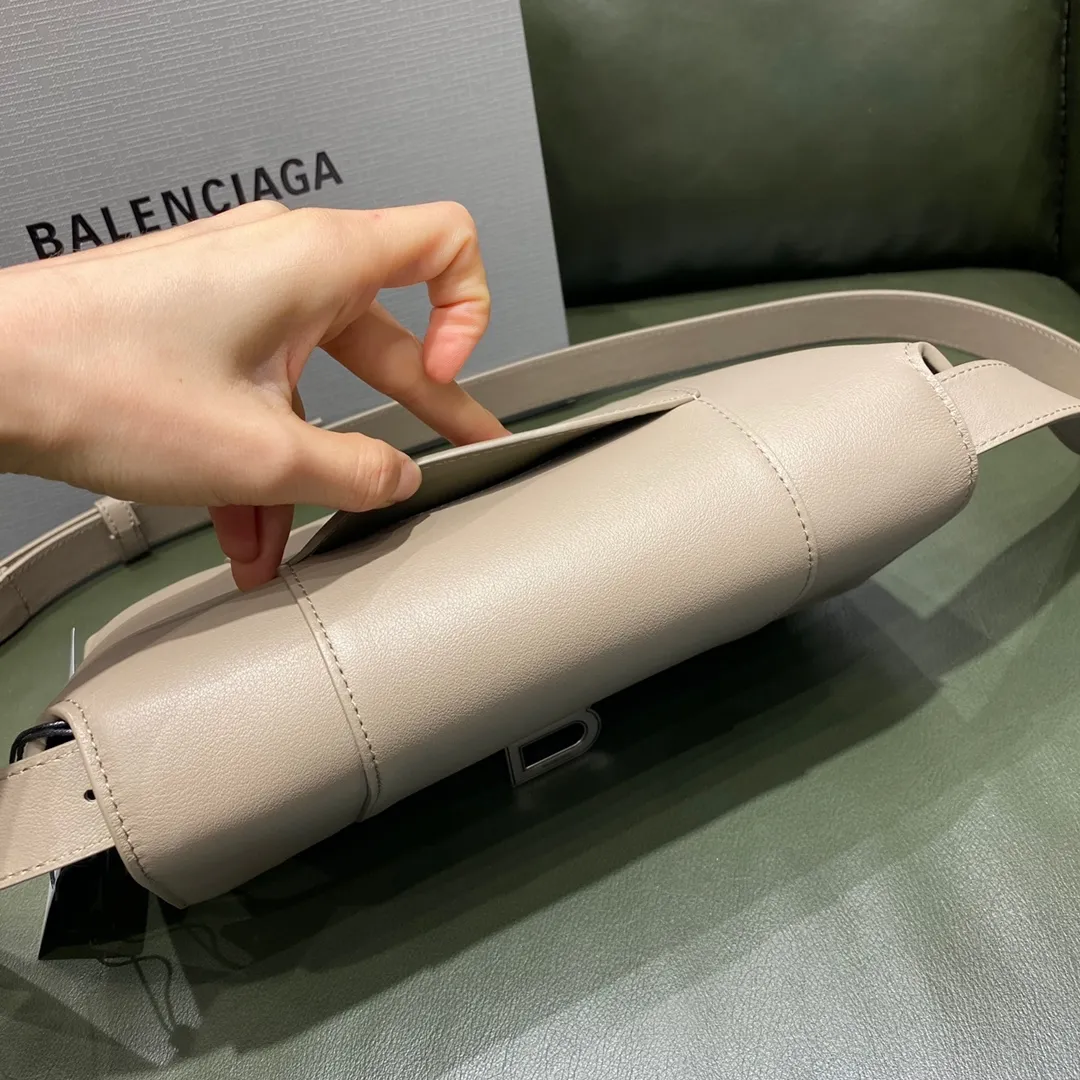 BALENCIAGA-WOMEN'S-DOWNTOWN-XS-SHOULDER-BAG-IN-LIGHT-BEIGE-67135529S1Y2746_7 BALENCIAGA WOMENS DOWNTOWN XS SHOULDER BAG IN LIGHT BEIGE 67135529S1Y2746 7