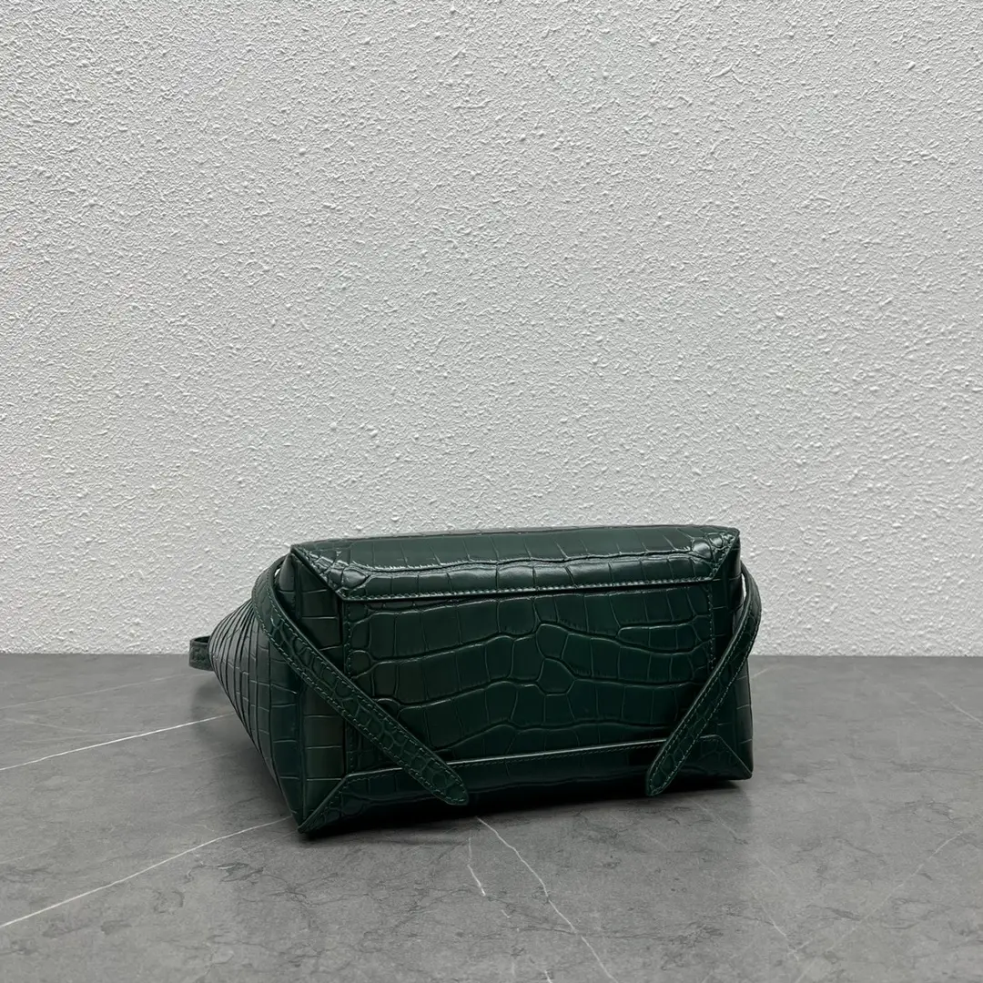 CELINE-MICRO-BELT-BAG-IN-CROCODILE-EMBOSSED-CALFSKIN-AMAZONE-189153BTE.31AN_4 CELINE MICRO BELT BAG IN CROCODILE EMBOSSED CALFSKIN AMAZONE 189153BTE.31AN 4