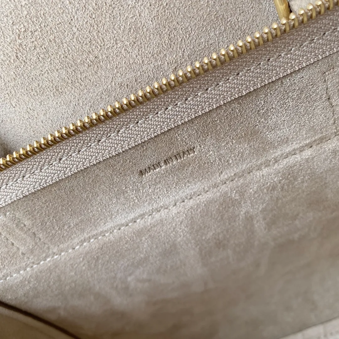 CELINE-NANO-BELT-BAG-IN-GRAINED-CALFSKIN-LIGHT-TAUPE-189003ZVA.18LT_010 CELINE NANO BELT BAG IN GRAINED CALFSKIN LIGHT TAUPE 189003ZVA.18LT 010