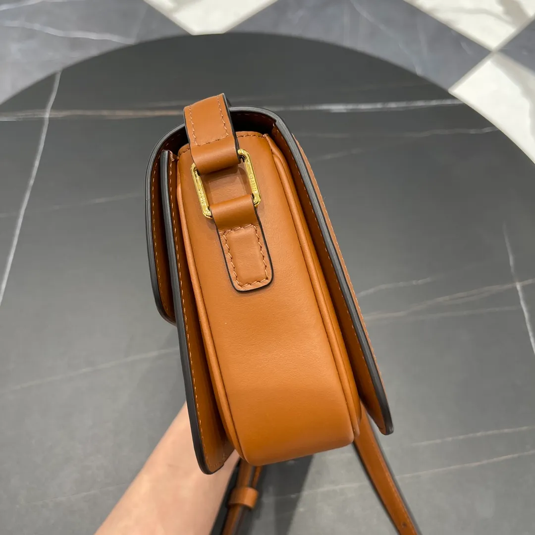 CELINE-TEEN-TRIOMPHE-BAG-IN-TEXTILE-AND-NATURAL-CALFSKIN-TAN-WHITE-188882BGI.04LV_4 CELINE TEEN TRIOMPHE BAG IN TEXTILE AND NATURAL CALFSKIN TAN WHITE 188882BGI.04LV 4