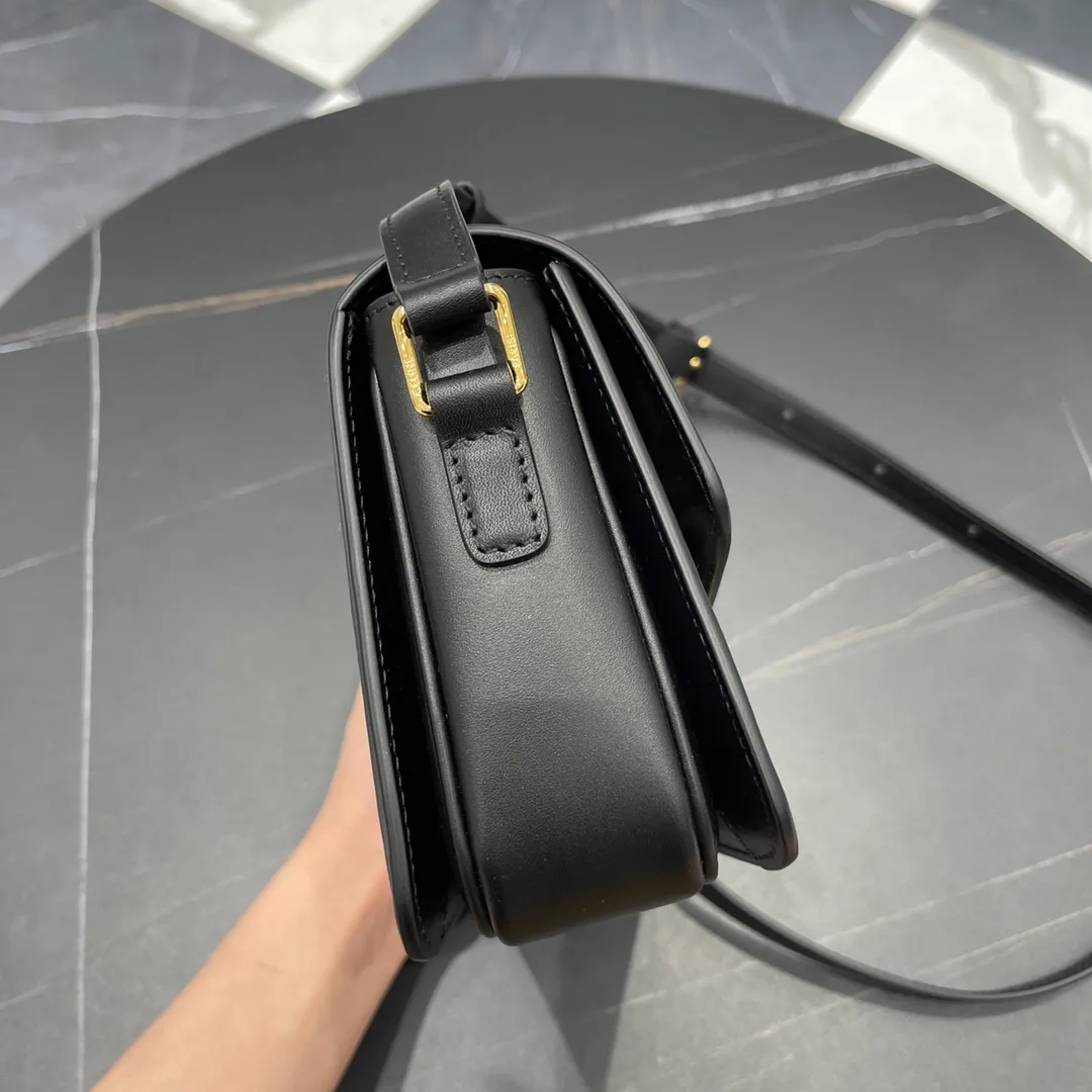 CELINE-TEEN-TRIOMPHE-BAG-IN-TEXTILE-TRIOMPHE-EMBROIDERY-AND-CALFSKIN-BLACK-188882DBA.38NO_4 CELINE TEEN TRIOMPHE BAG IN TEXTILE TRIOMPHE EMBROIDERY AND CALFSKIN BLACK 188882DBA.38NO 4