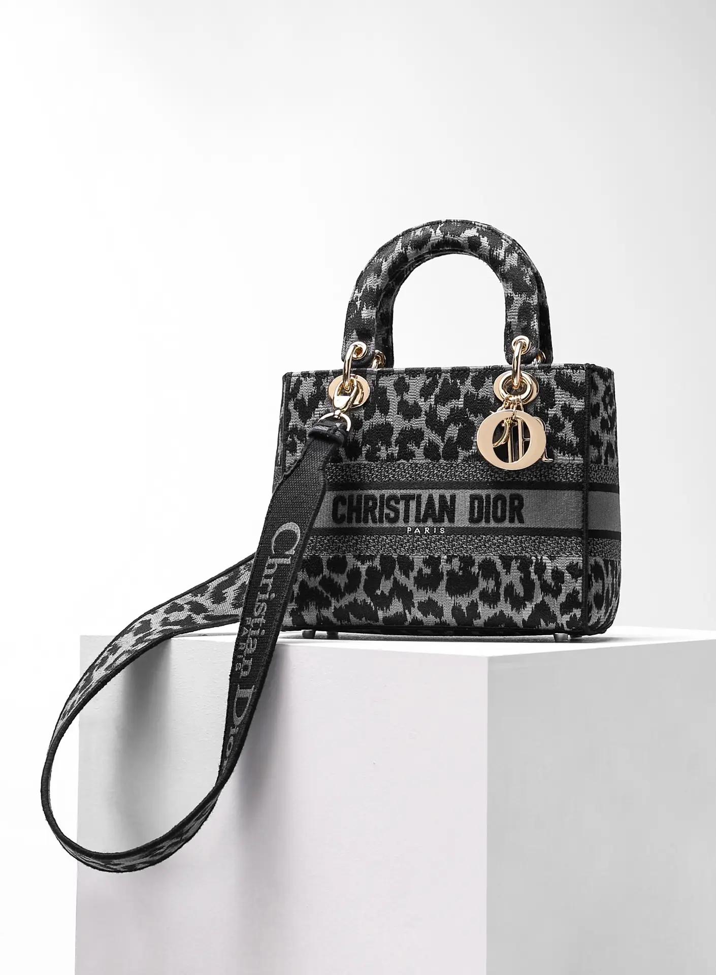 DIOR-MEDIUM-LADY-D-LITE-BAG-GRAY-MIZZA-EMBROIDERY-M0565ORHM_M842_1 DIOR MEDIUM LADY D LITE BAG GRAY MIZZA EMBROIDERY M0565ORHM M842 1