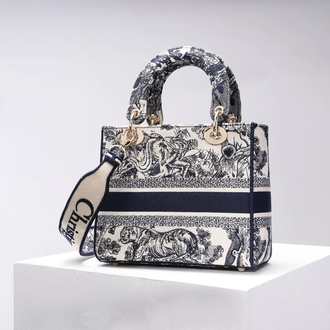 DIOR-MEDIUM-LADY-D-LITE-BAG-NAVY-BLUE-TOILE-DE-JOUY-STRIPES-EMBROIDERY-M0565ORLP_M928_2 DIOR MEDIUM LADY D LITE BAG NAVY BLUE TOILE DE JOUY STRIPES EMBROIDERY M0565ORLP M928 2