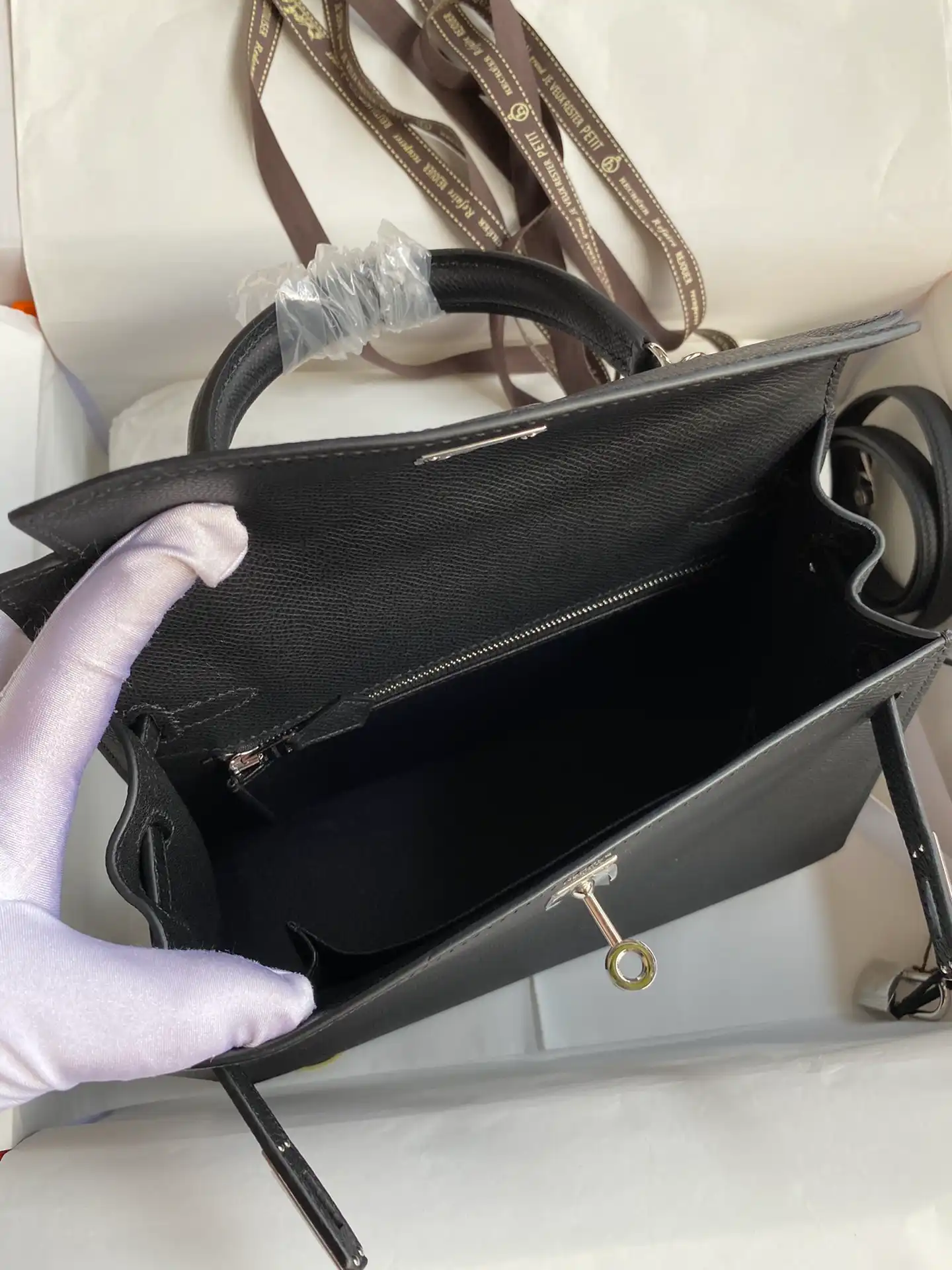 HERMES-KELLY-25-ANEMONE-EPSOM-SELLIER-SHOULDER-BAG-SILVER-HARDWARE-BLACK_4 HERMES KELLY 25 ANEMONE EPSOM SELLIER SHOULDER BAG SILVER HARDWARE BLACK 4
