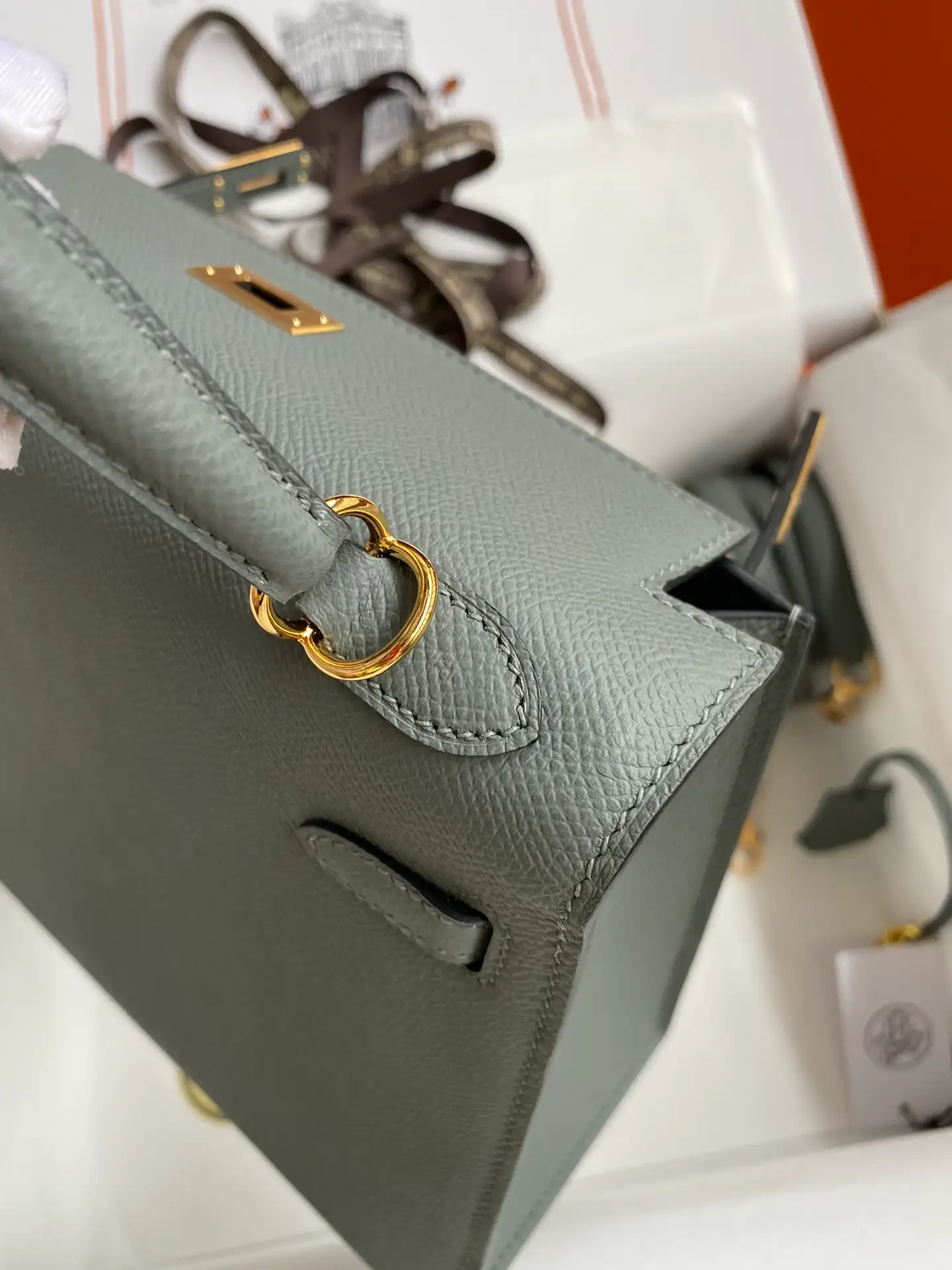 HERMES-KELLY-25-EPSOM-LEATHER-GOLD-HARDWARE-ALMOND-GREEN_8 HERMES KELLY 25 EPSOM LEATHER GOLD HARDWARE ALMOND GREEN 8