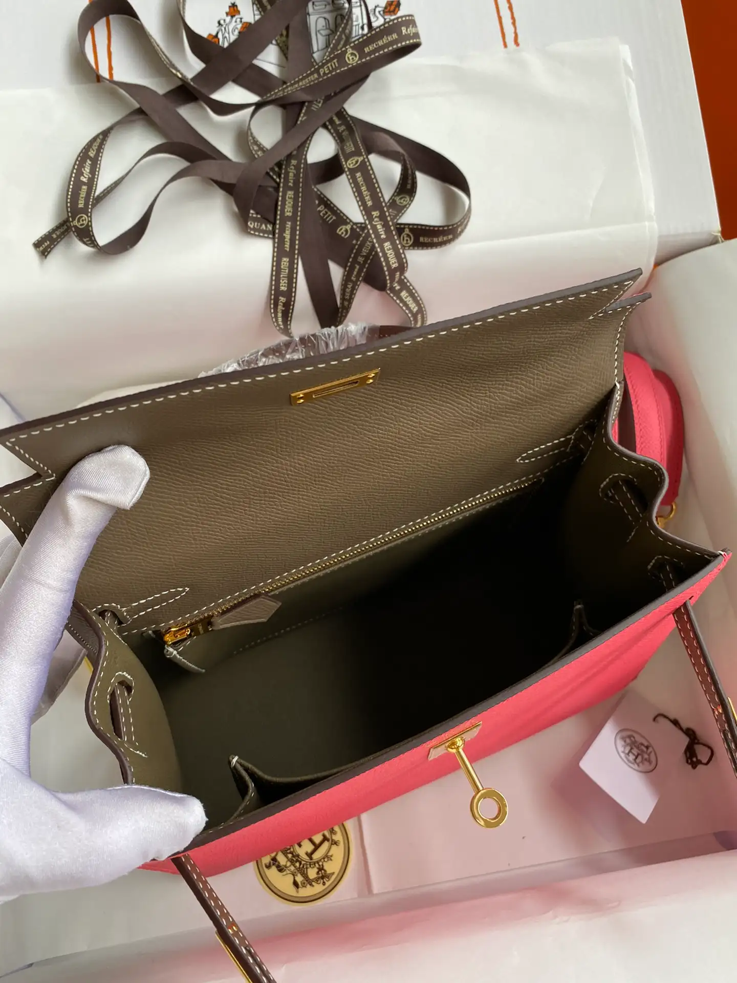 HERMES-KELLY-25-EPSOM-SELLIER-GOLD-HARDWARE-ROSE-AZALEE-ETOUPE-GREY_5 HERMES KELLY 25 EPSOM SELLIER GOLD HARDWARE ROSE AZALEE ETOUPE GREY 5