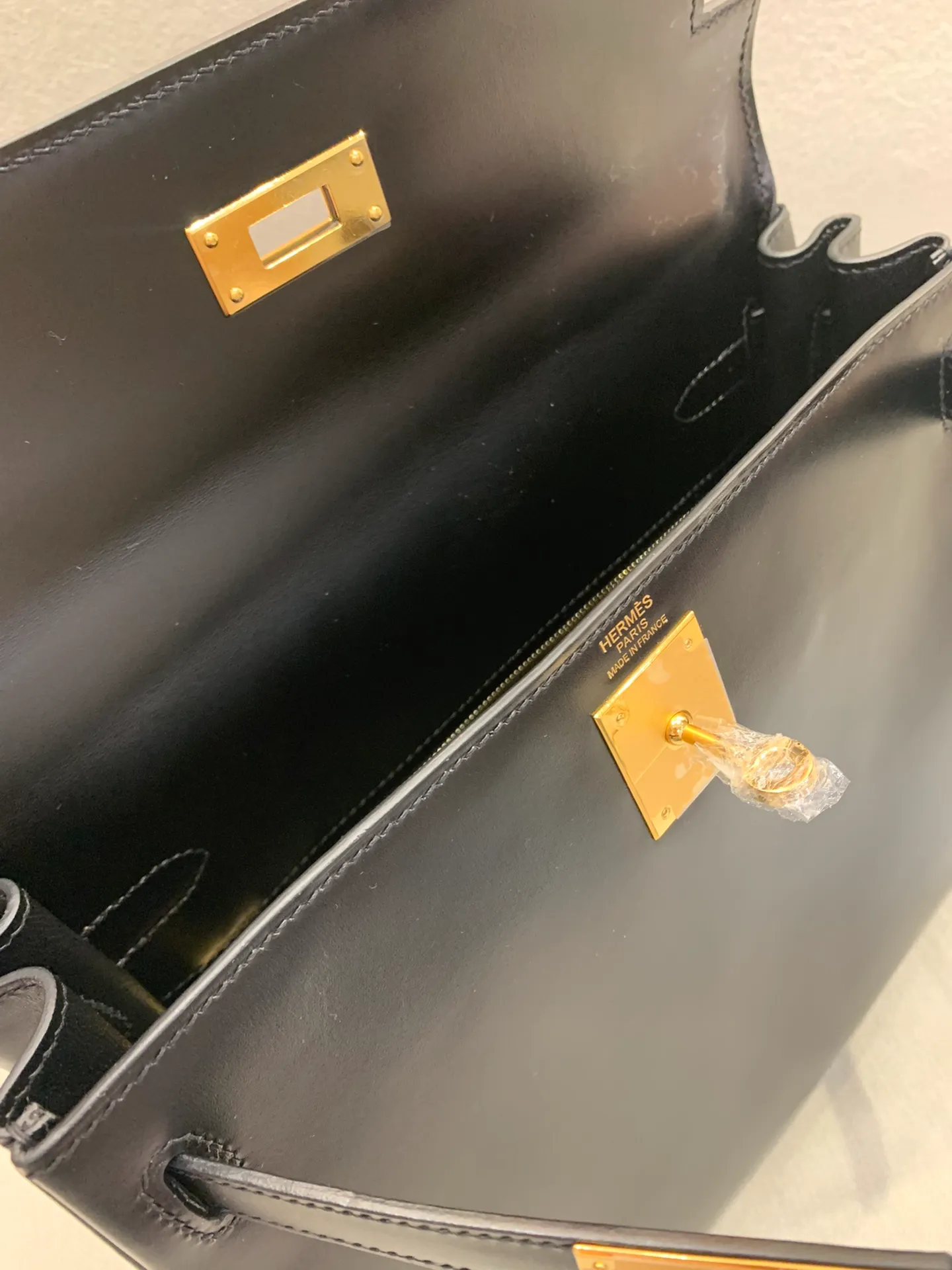 HERMES-KELLY-28-CALF-BOX-LEATHER-SELLIER-GOLD-HARDWARE-BLACK_6 HERMES KELLY 28 CALF BOX LEATHER SELLIER GOLD HARDWARE BLACK 6