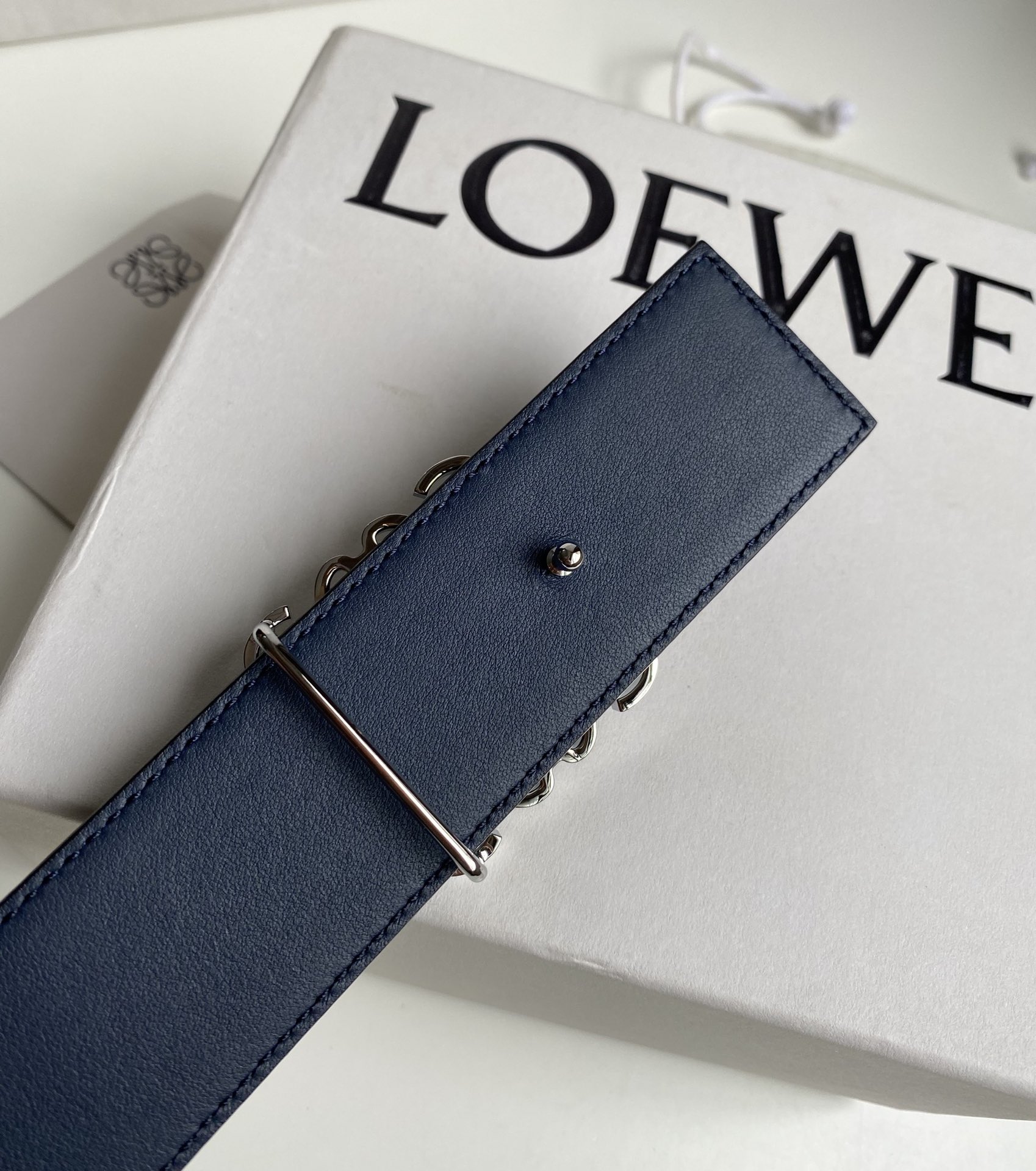 LOEWE-ANAGRAM-BELT-IN-EMBOSSED-SILK-CALFSKIN-AND-SMOOTH-CALFSKIN-BLACK-E619238X10-5774_5 LOEWE ANAGRAM BELT IN EMBOSSED SILK CALFSKIN AND SMOOTH CALFSKIN BLACK E619238X10 5774 5