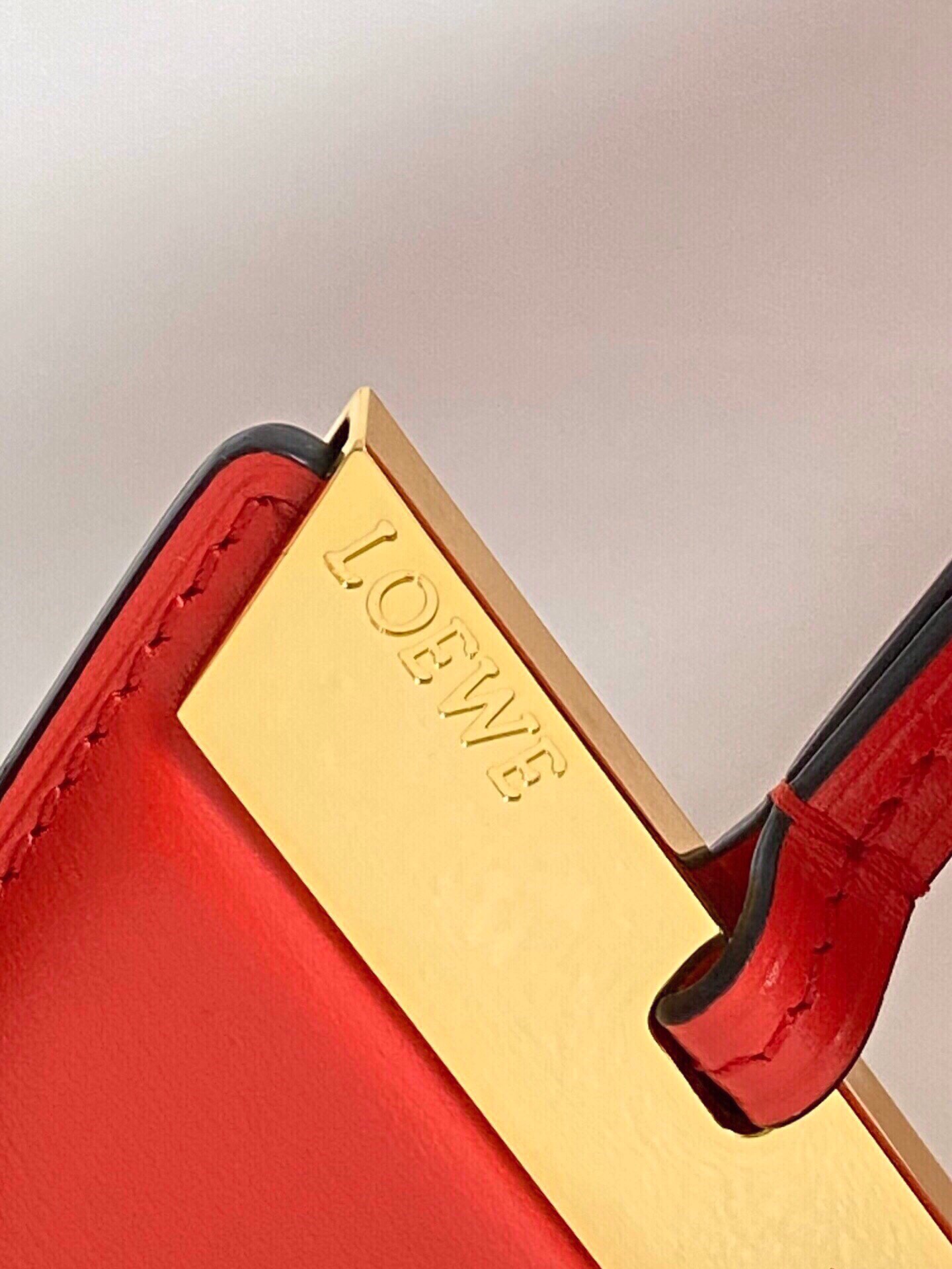 LOEWE-LADIES-BARCELONA-SHOULDER-BAG-RED-0010245025_7 LOEWE LADIES BARCELONA SHOULDER BAG RED 0010245025 7