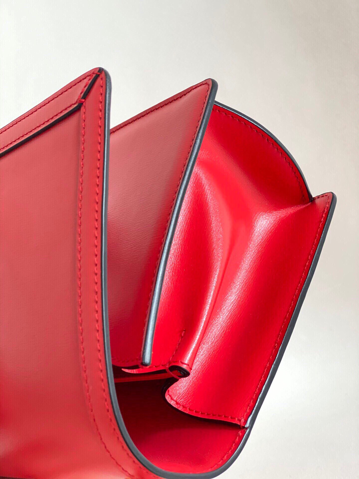 LOEWE-LADIES-BARCELONA-SHOULDER-BAG-RED-0010245025_8 LOEWE LADIES BARCELONA SHOULDER BAG RED 0010245025 8