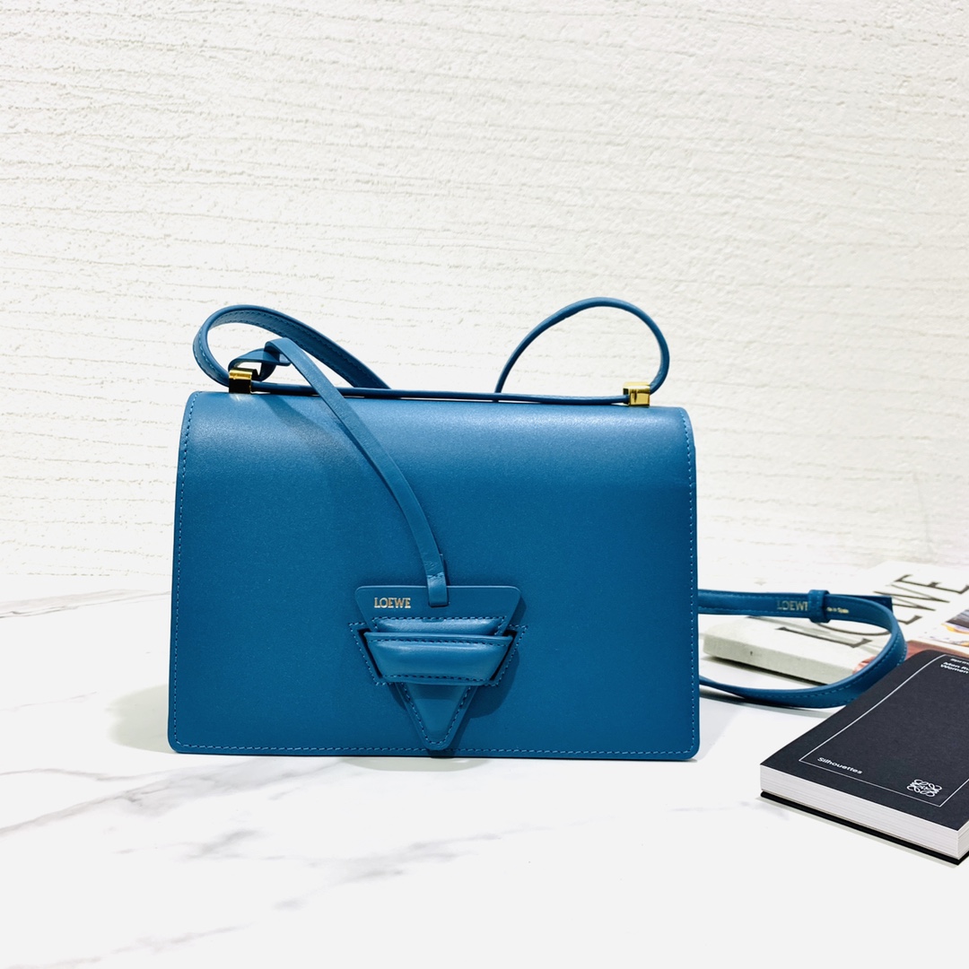 LOEWE-NEW-BARCELONA-BAG-IN-SILK-CALFSKIN-LAGOON-BLUE-0010594224_1 LOEWE NEW BARCELONA BAG IN SILK CALFSKIN LAGOON BLUE 0010594224 1