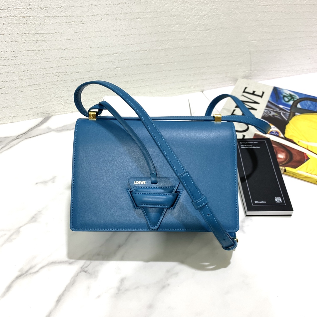 LOEWE-NEW-BARCELONA-BAG-IN-SILK-CALFSKIN-LAGOON-BLUE-0010594224_4 LOEWE NEW BARCELONA BAG IN SILK CALFSKIN LAGOON BLUE 0010594224 4