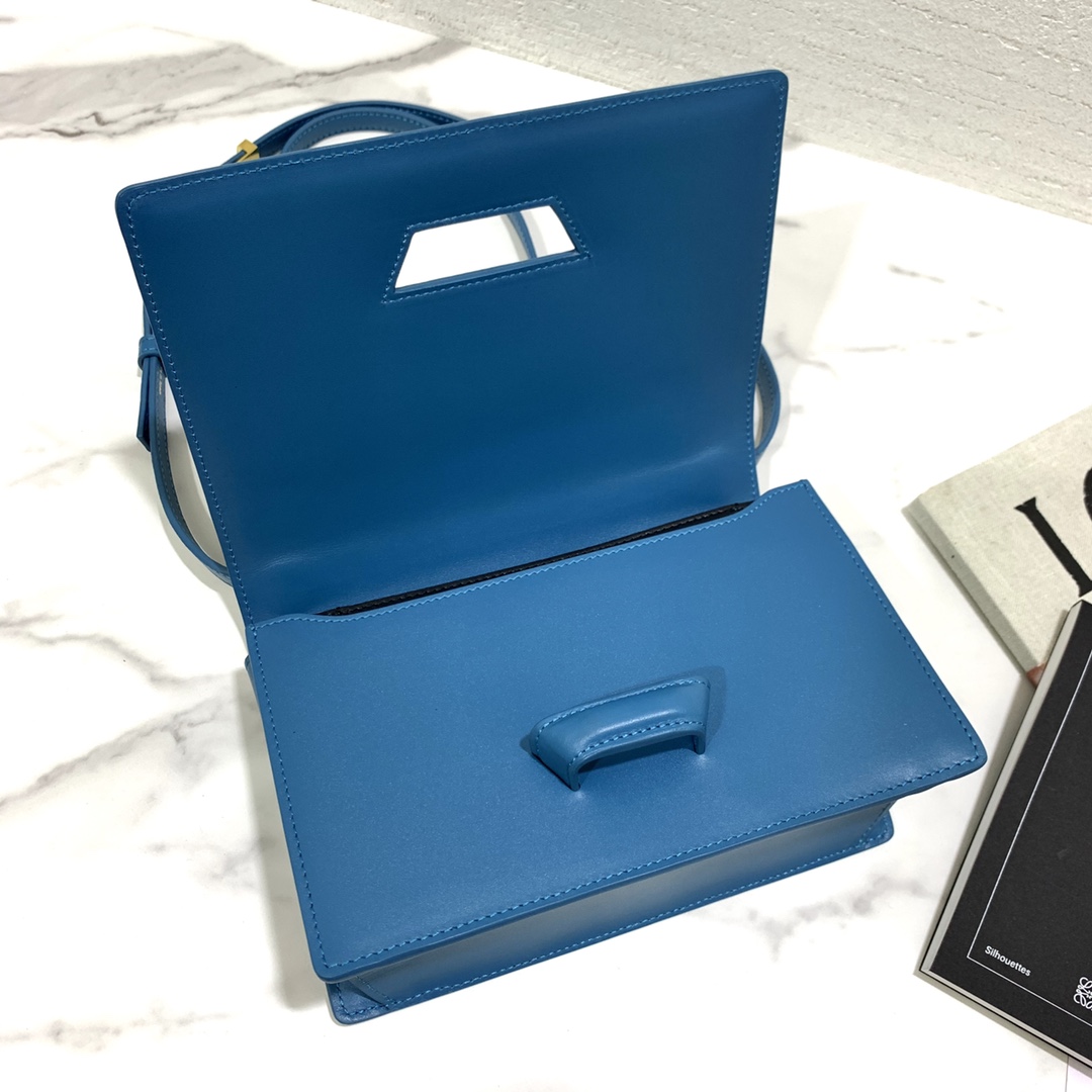 LOEWE-NEW-BARCELONA-BAG-IN-SILK-CALFSKIN-LAGOON-BLUE-0010594224_7 LOEWE NEW BARCELONA BAG IN SILK CALFSKIN LAGOON BLUE 0010594224 7