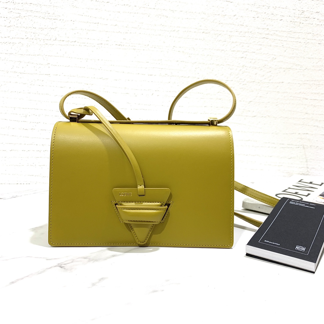 LOEWE-NEW-BARCELONA-BAG-IN-SILK-CALFSKIN-OCHRE-0010594208_1 LOEWE NEW BARCELONA BAG IN SILK CALFSKIN OCHRE 0010594208 1