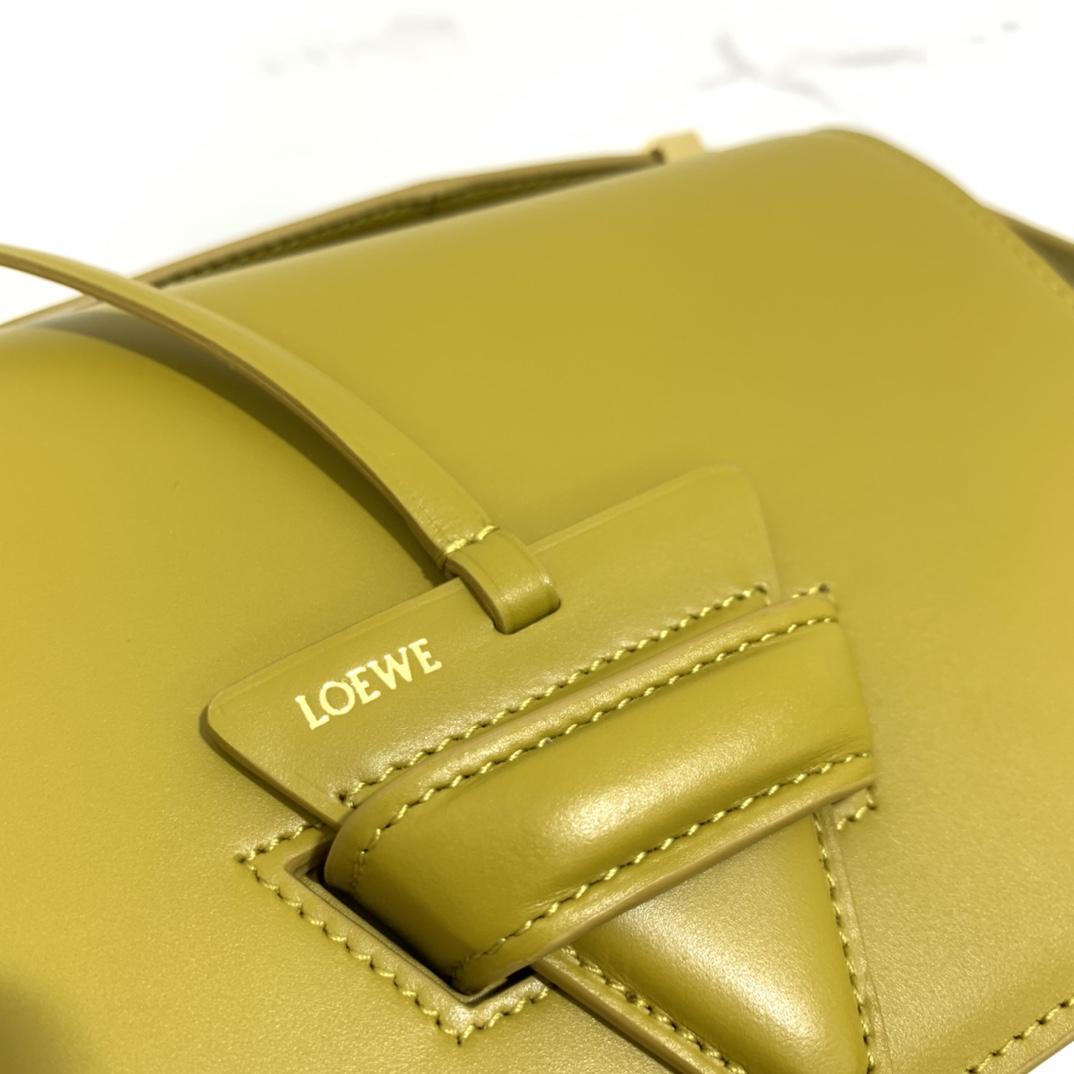 LOEWE-NEW-BARCELONA-BAG-IN-SILK-CALFSKIN-OCHRE-0010594208_7 LOEWE NEW BARCELONA BAG IN SILK CALFSKIN OCHRE 0010594208 7