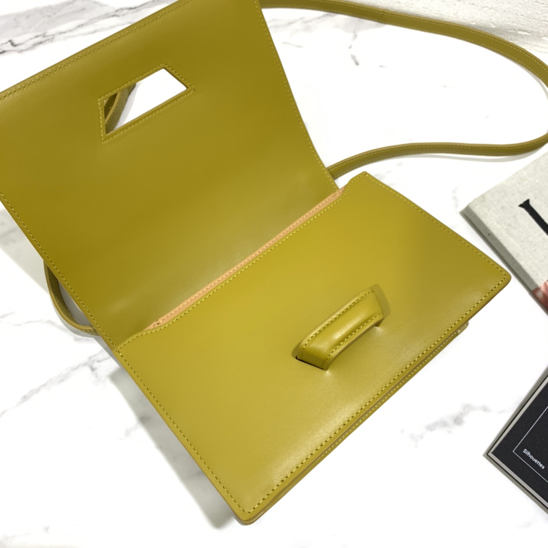 LOEWE-NEW-BARCELONA-BAG-IN-SILK-CALFSKIN-OCHRE-0010594208_8 LOEWE NEW BARCELONA BAG IN SILK CALFSKIN OCHRE 0010594208 8