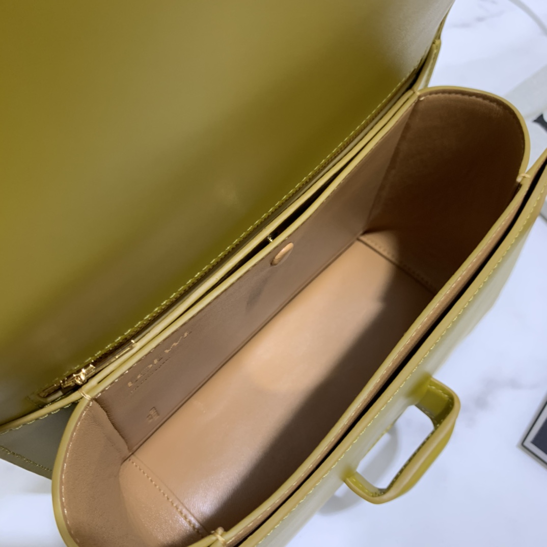 LOEWE-NEW-BARCELONA-BAG-IN-SILK-CALFSKIN-OCHRE-0010594208_9 LOEWE NEW BARCELONA BAG IN SILK CALFSKIN OCHRE 0010594208 9