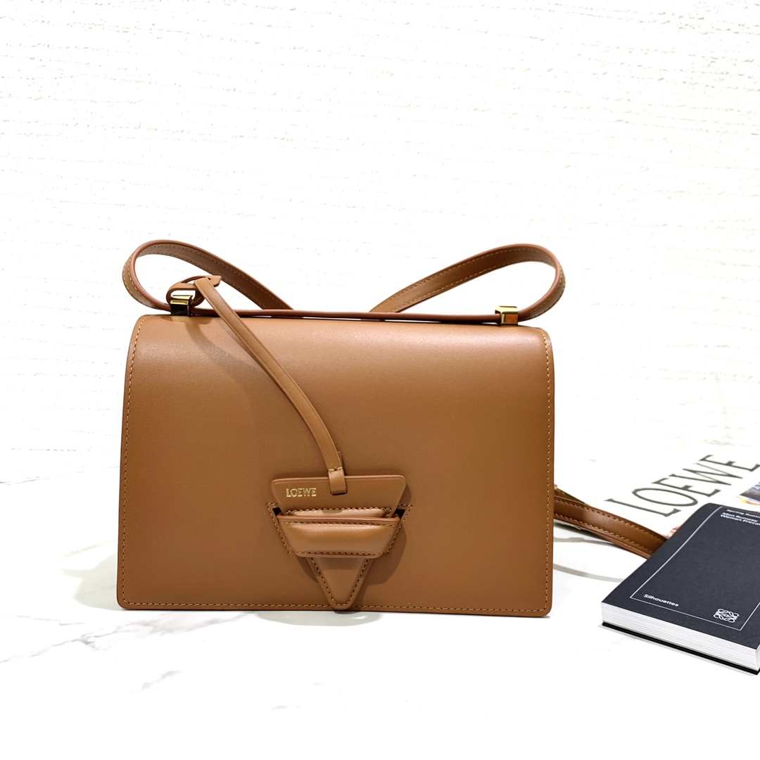 LOEWE-NEW-BARCELONA-BAG-IN-SILK-CALFSKIN-TAN-0010594182_1 LOEWE NEW BARCELONA BAG IN SILK CALFSKIN TAN 0010594182 1