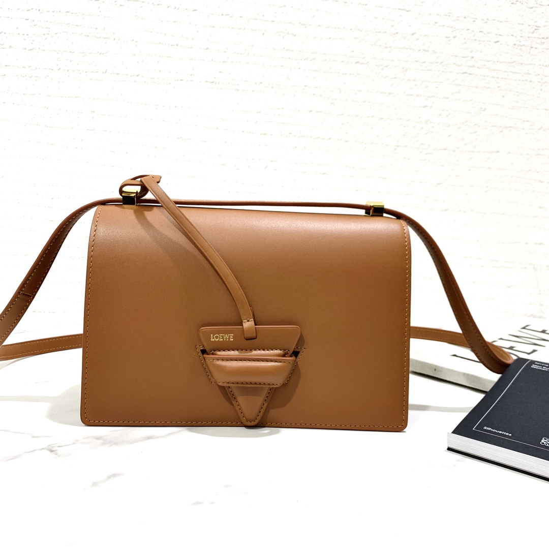 LOEWE-NEW-BARCELONA-BAG-IN-SILK-CALFSKIN-TAN-0010594182_3 LOEWE NEW BARCELONA BAG IN SILK CALFSKIN TAN 0010594182 3