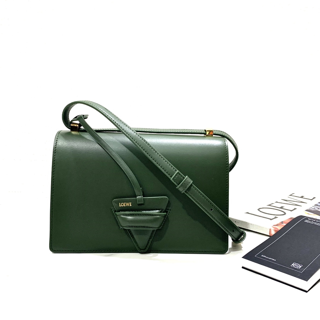 LOEWE-NEW-BARCELONA-BAG-IN-SILK-CALFSKIN-VINTAGE-KHAKI-0010594190_2 LOEWE NEW BARCELONA BAG IN SILK CALFSKIN VINTAGE KHAKI 0010594190 2