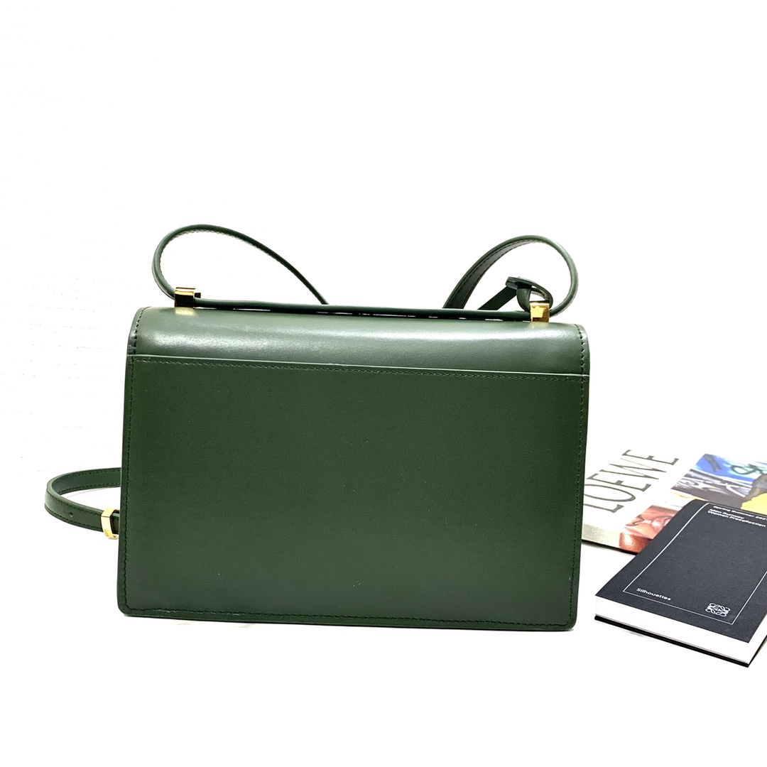 LOEWE-NEW-BARCELONA-BAG-IN-SILK-CALFSKIN-VINTAGE-KHAKI-0010594190_4 LOEWE NEW BARCELONA BAG IN SILK CALFSKIN VINTAGE KHAKI 0010594190 4