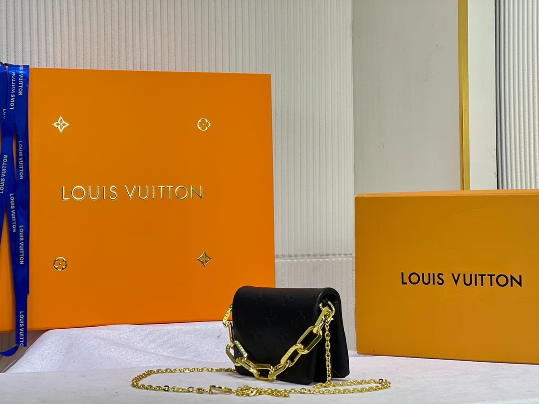 LOUIS VUITTON BELTBAG COUSSIN HANDBAG MONOGRAM PUFFY LAMBSKIN BLACK M81125_3 LOUIS VUITTON BELTBAG COUSSIN HANDBAG MONOGRAM PUFFY LAMBSKIN BLACK M81125 3