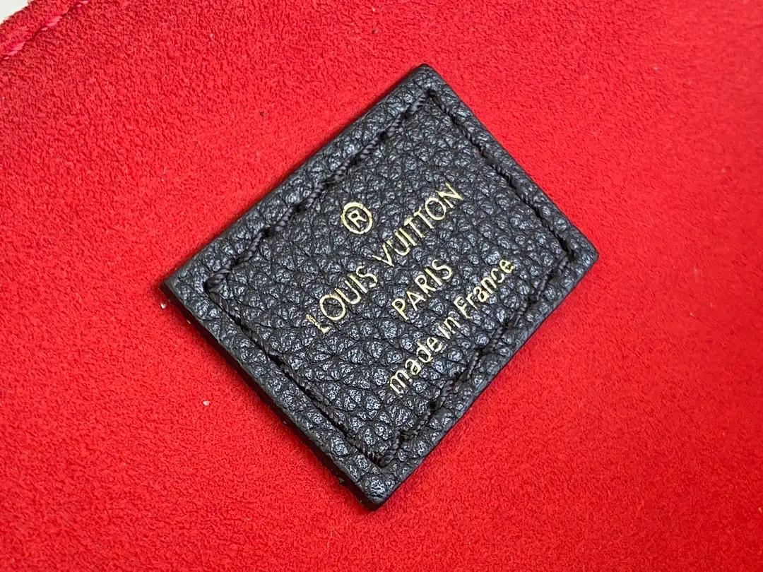 LOUIS VUITTON LOCKME SHOPPER HANDBAG GRAINED CALF LEATHER BLACK M57345_9 LOUIS VUITTON LOCKME SHOPPER HANDBAG GRAINED CALF LEATHER BLACK M57345 9