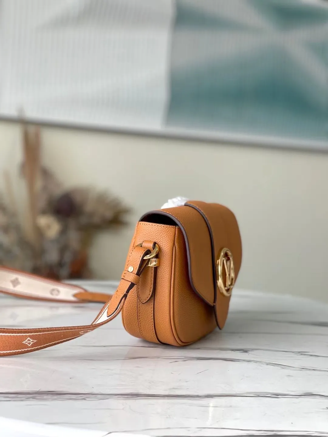 LOUIS VUITTON LV PONT 9 SOFT MM GRAINED CALFSKIN MOCACCINO M58968_02 LOUIS VUITTON LV PONT 9 SOFT MM GRAINED CALFSKIN MOCACCINO M58968 02