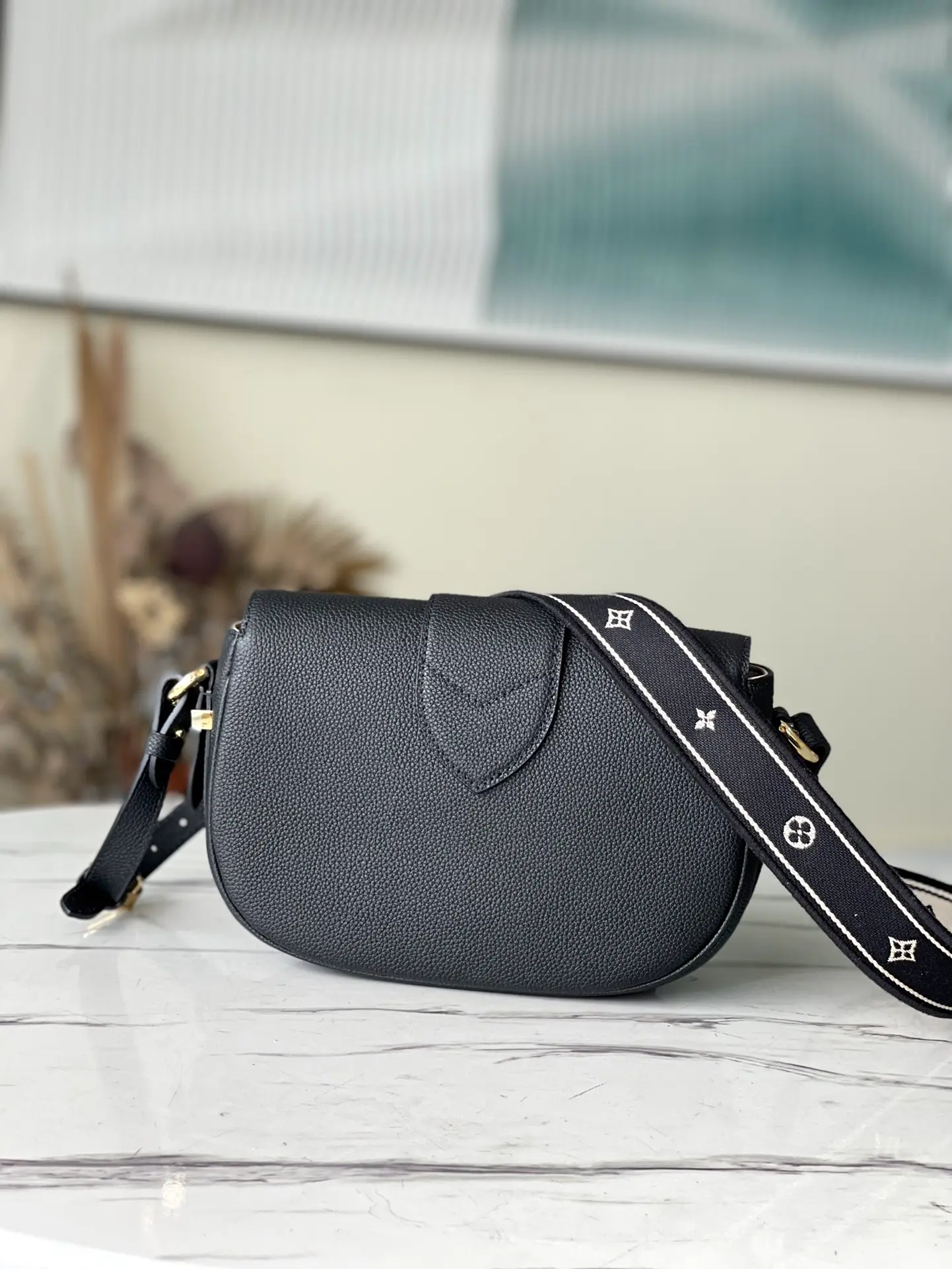 LOUIS VUITTON LV PONT 9 SOFT PM HANDBAG GRAINED CALFSKIN BLACK M58727_03 LOUIS VUITTON LV PONT 9 SOFT PM HANDBAG GRAINED CALFSKIN BLACK M58727 03