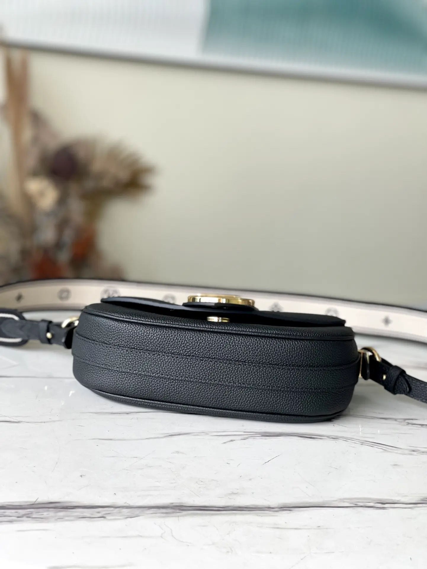 LOUIS VUITTON LV PONT 9 SOFT PM HANDBAG GRAINED CALFSKIN BLACK M58727_04 LOUIS VUITTON LV PONT 9 SOFT PM HANDBAG GRAINED CALFSKIN BLACK M58727 04